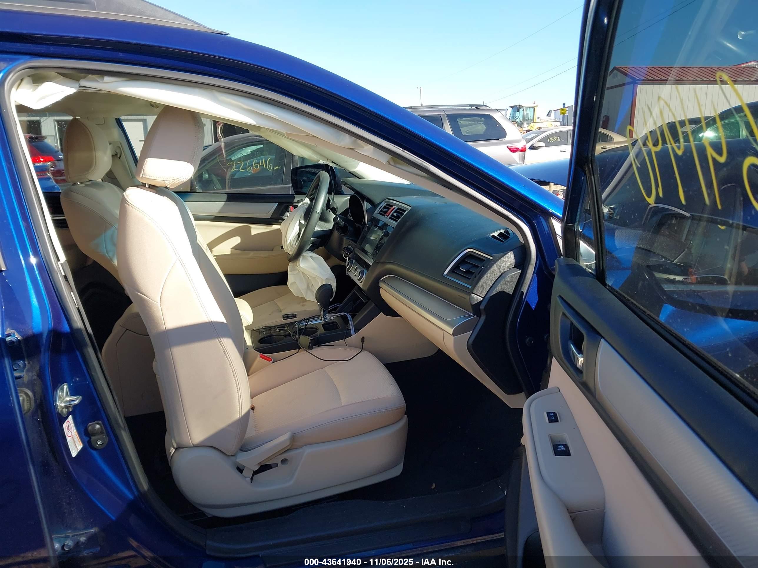 SUBARU OUTBACK image 5