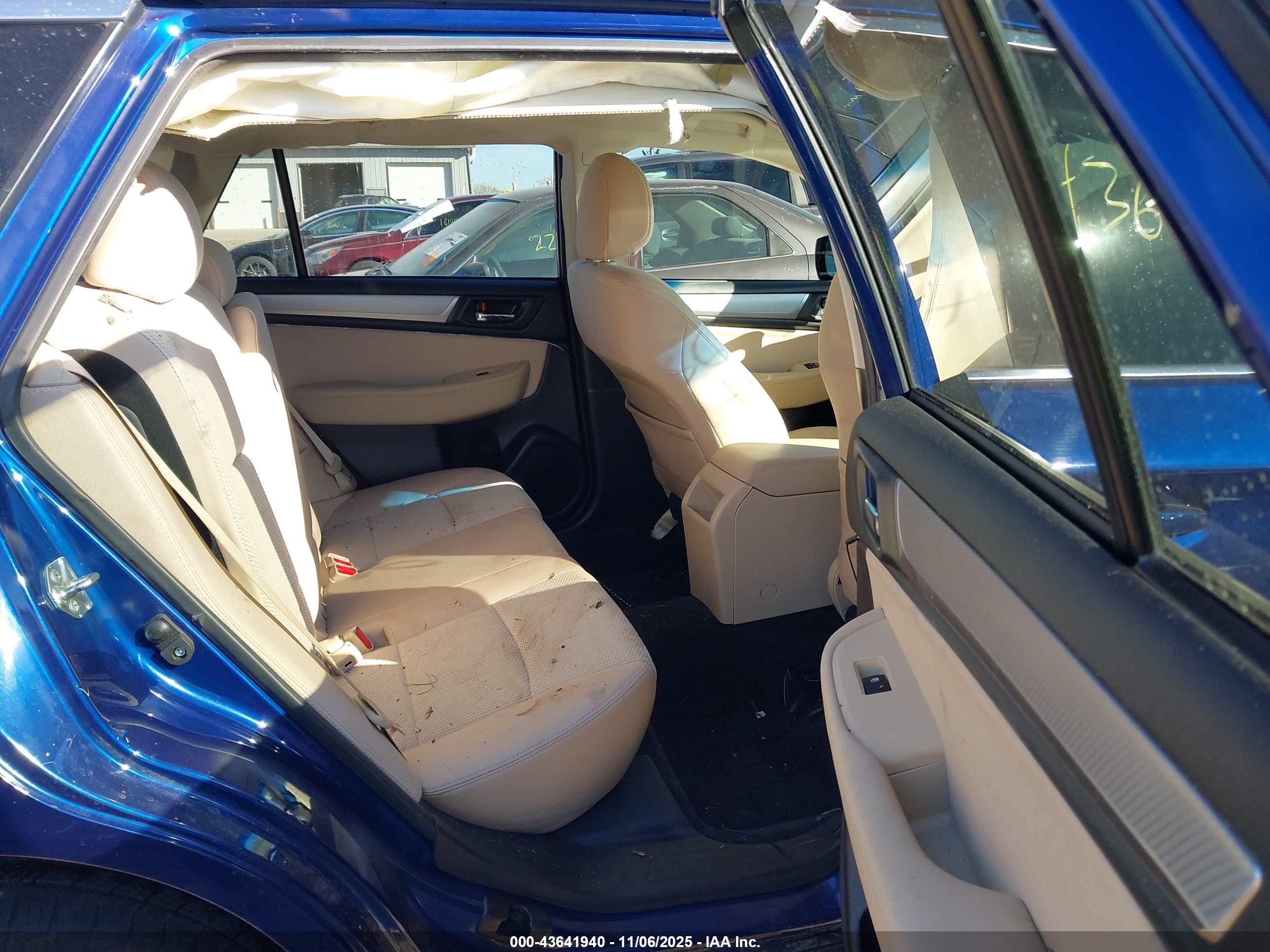 SUBARU OUTBACK image 8