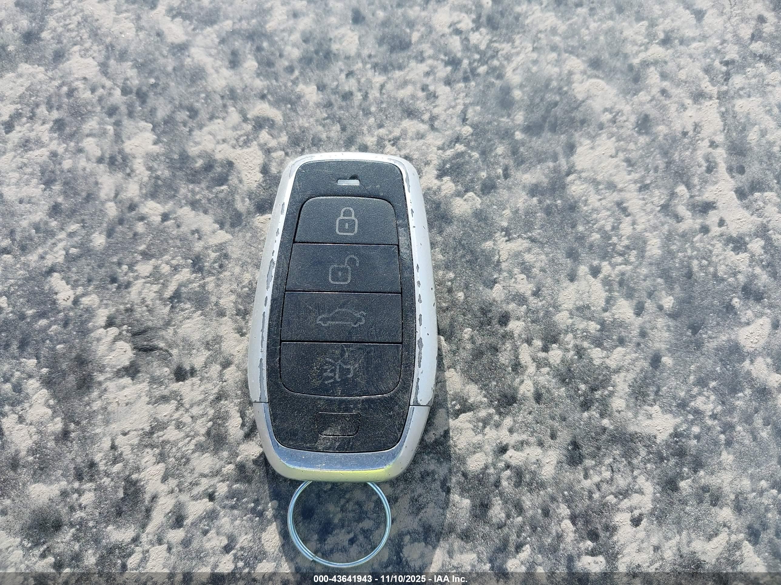 FORD FUSION image 11