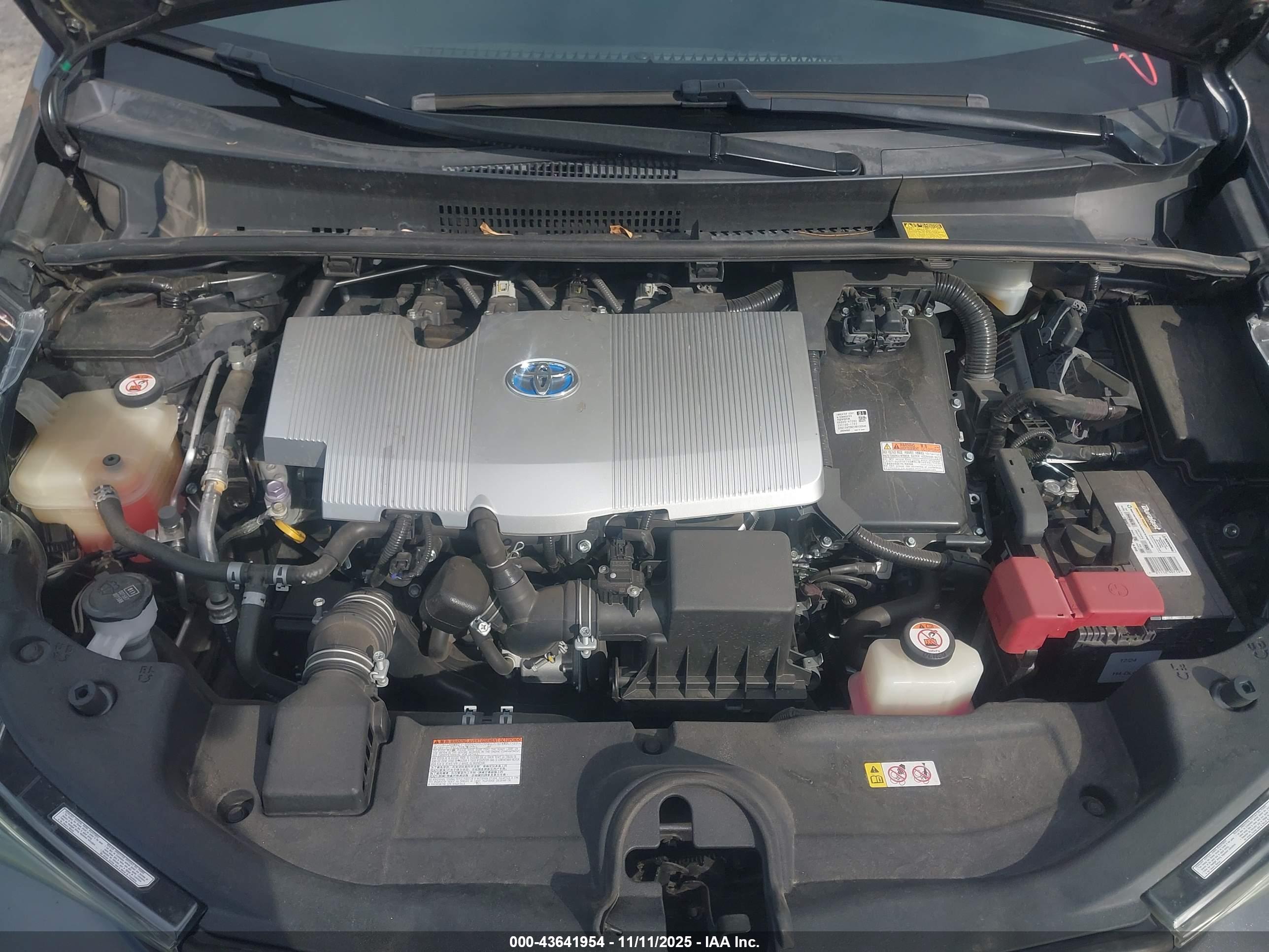 TOYOTA PRIUS image 10