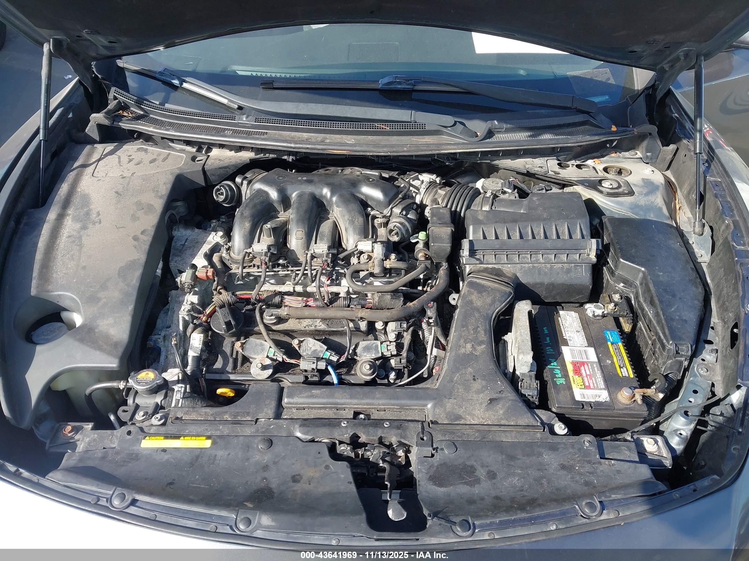 NISSAN MAXIMA image 10