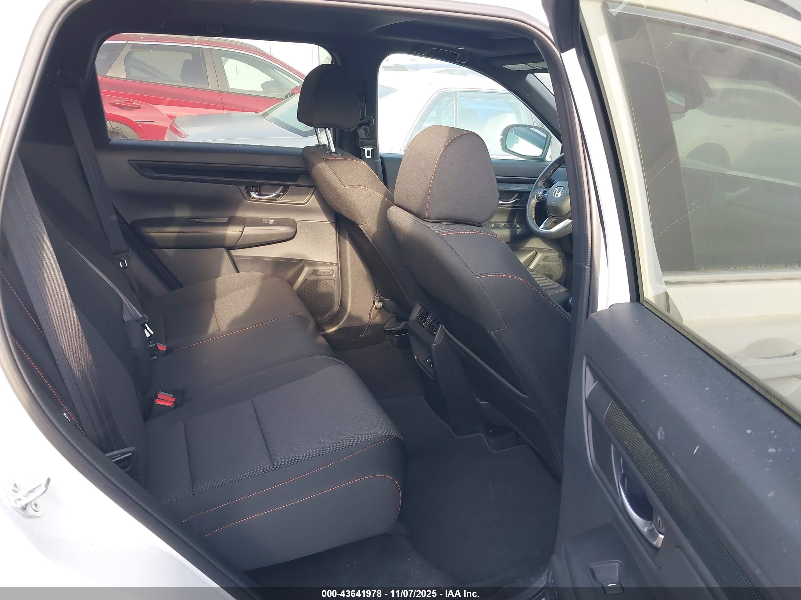 HONDA CR-V image 8