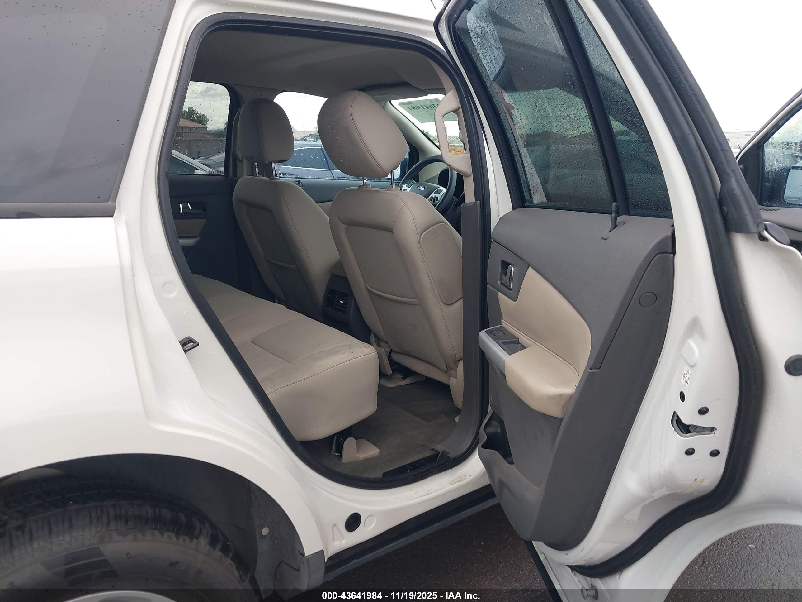 FORD EDGE image 8