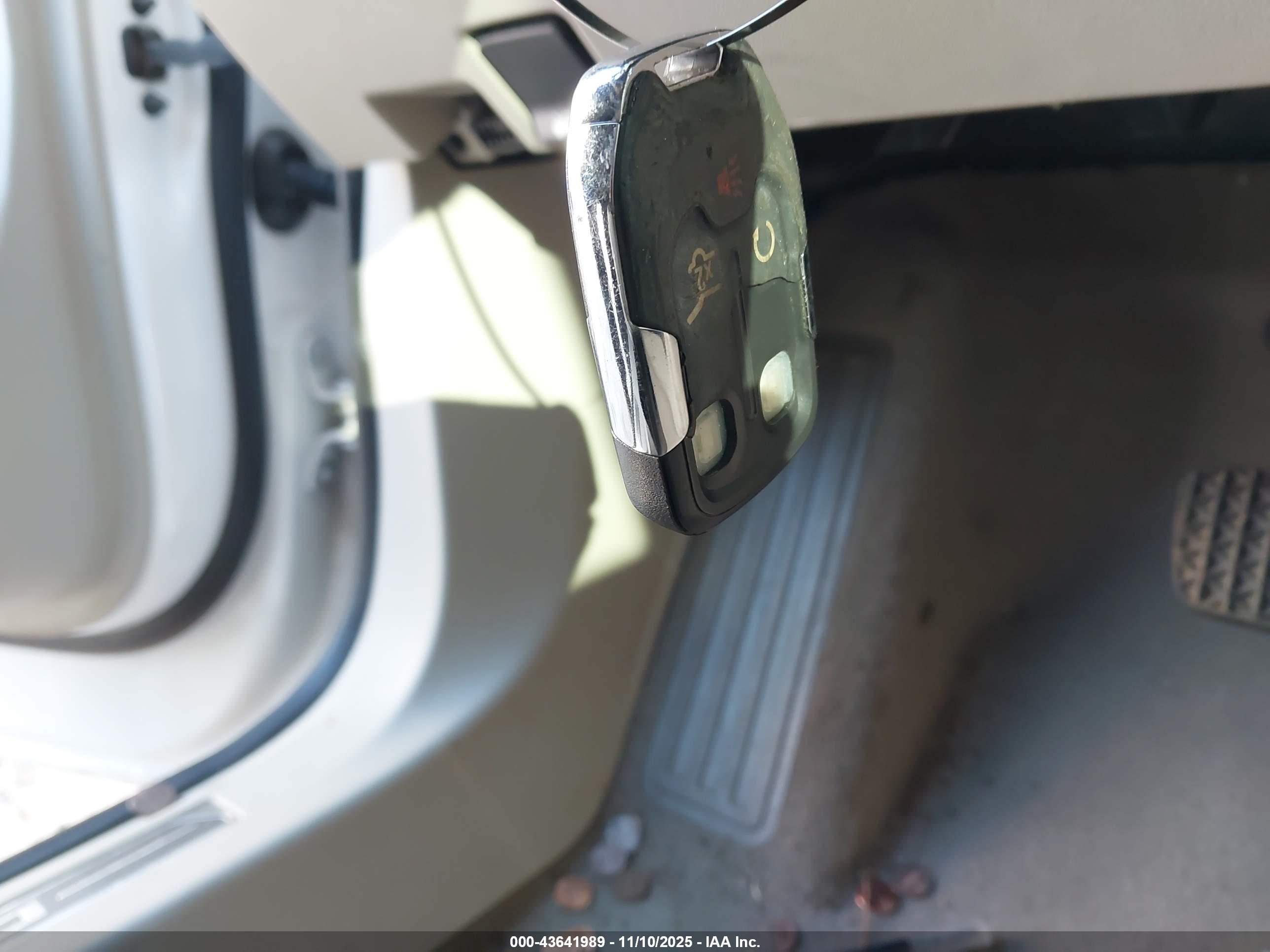 GMC TERRAIN image 11