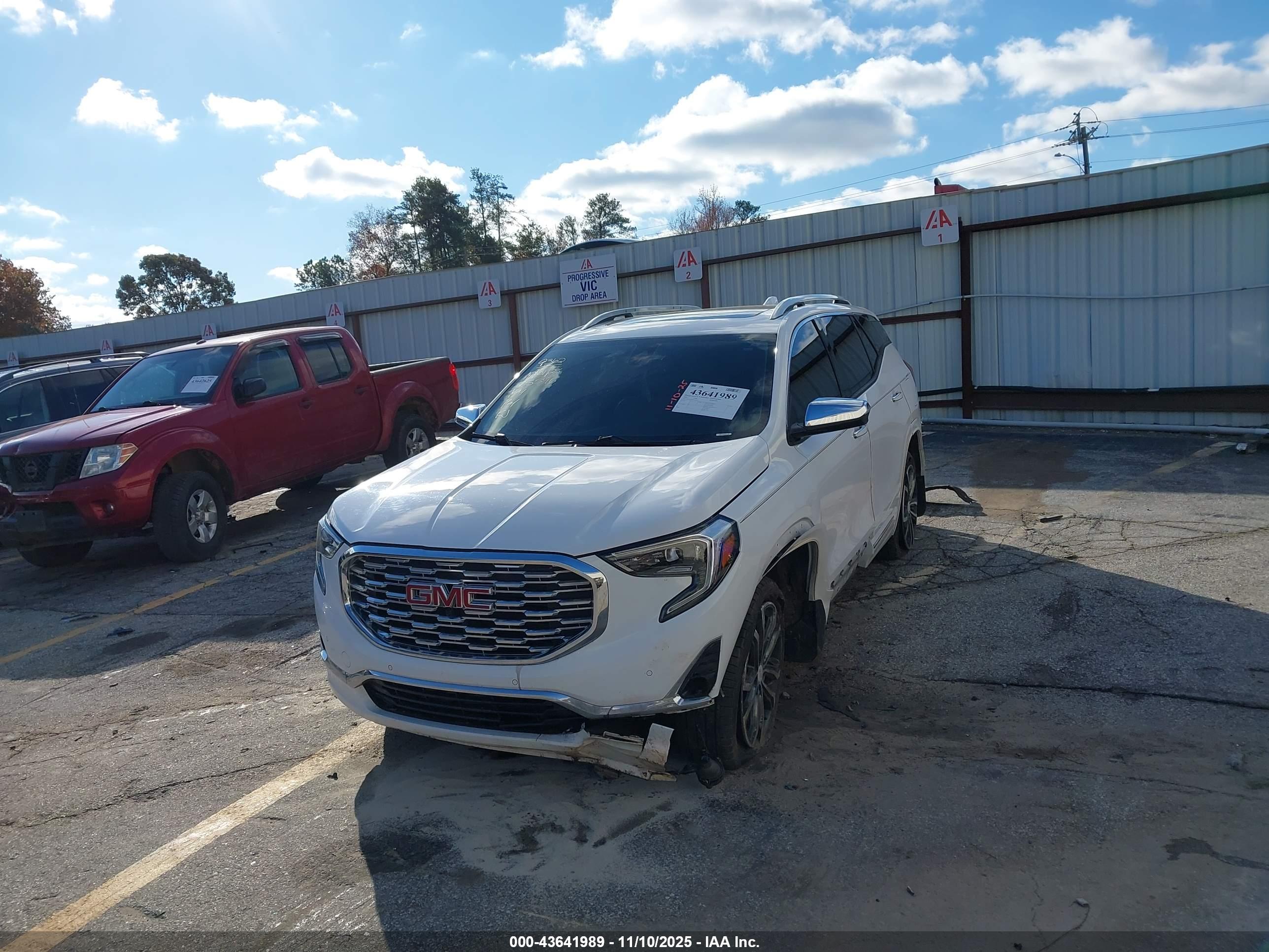 GMC TERRAIN image 2