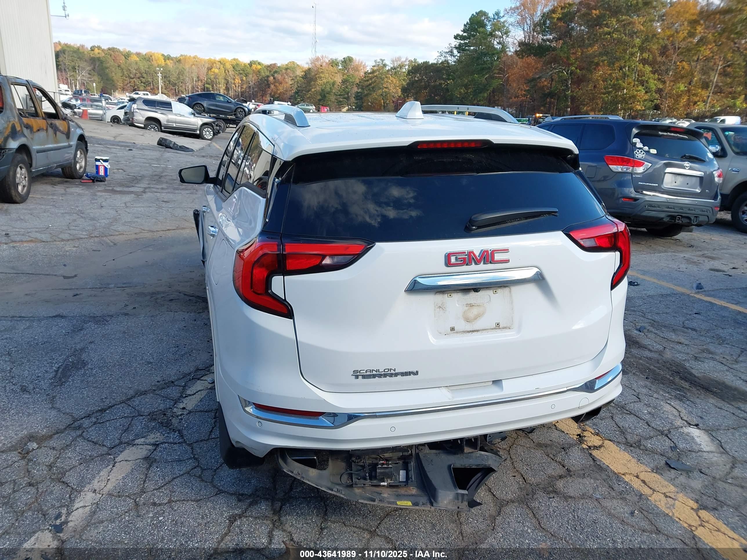 GMC TERRAIN image 3