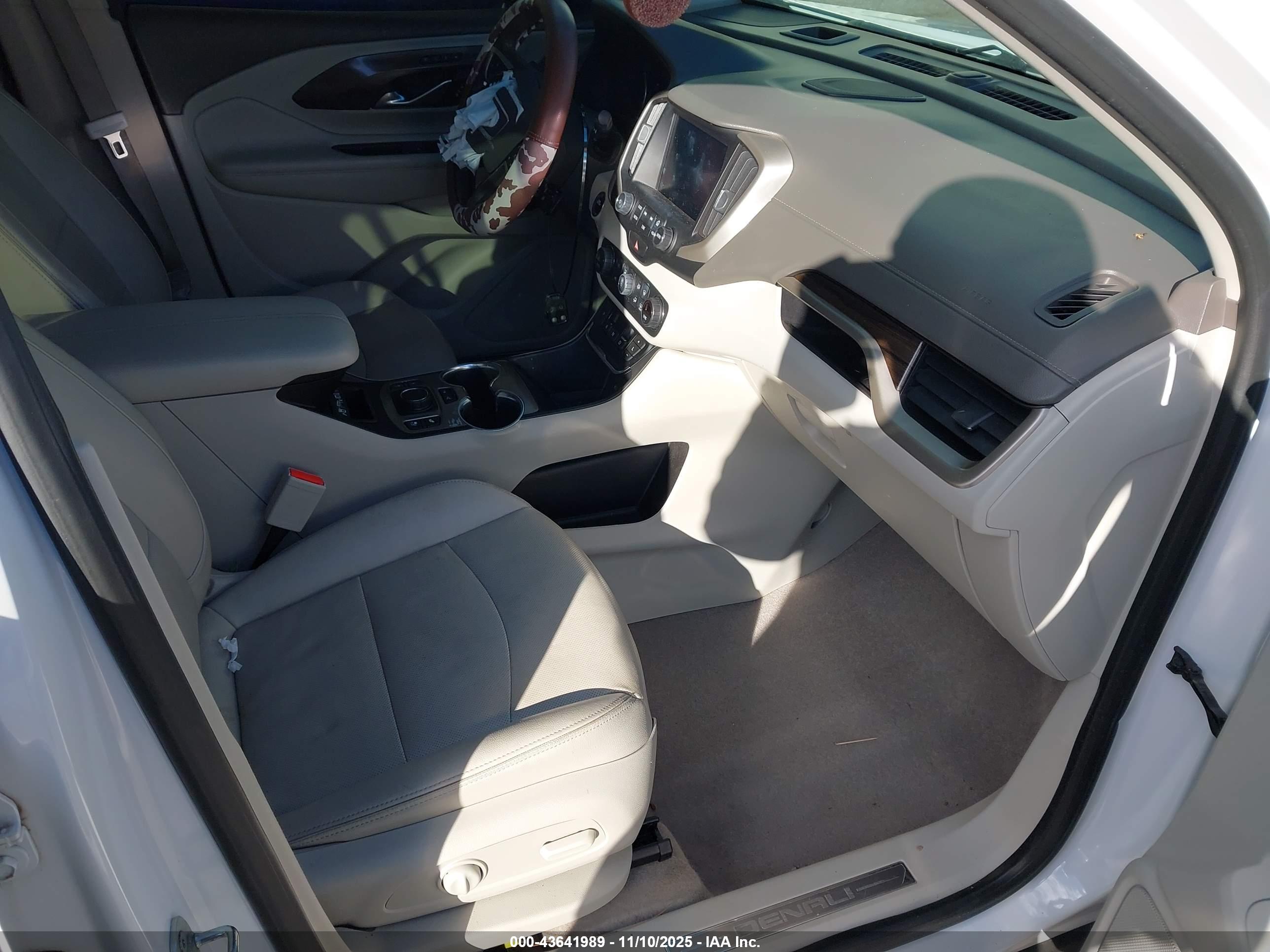 GMC TERRAIN image 5