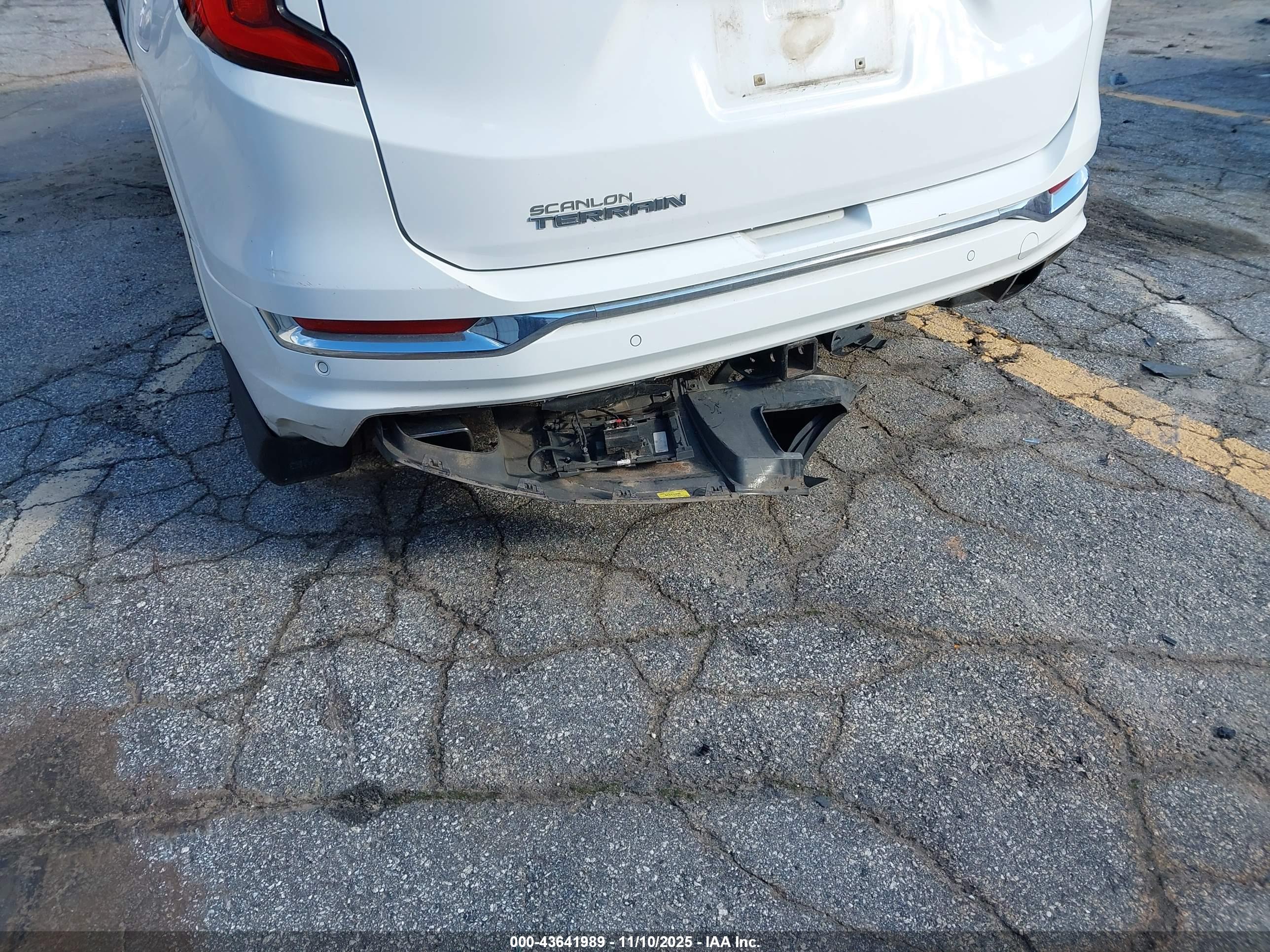 GMC TERRAIN image 6