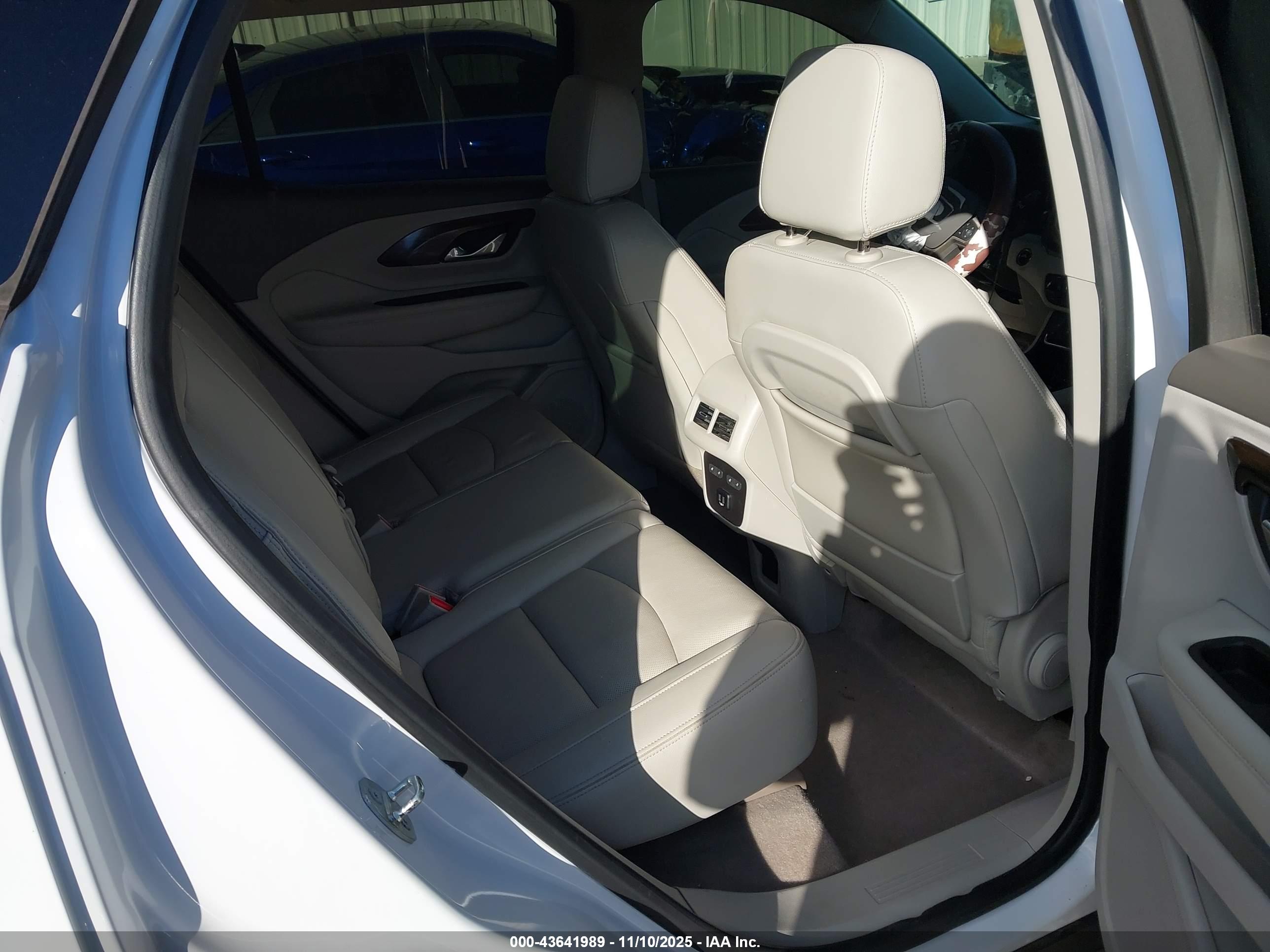 GMC TERRAIN image 8