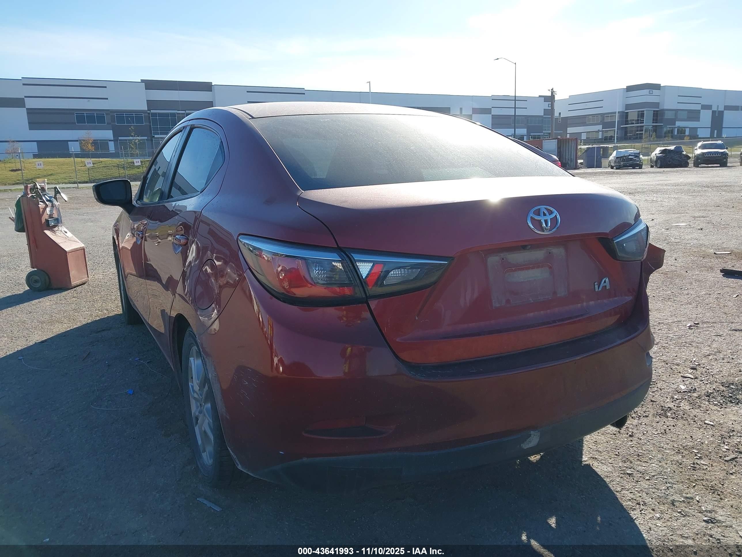 TOYOTA YARIS image 3