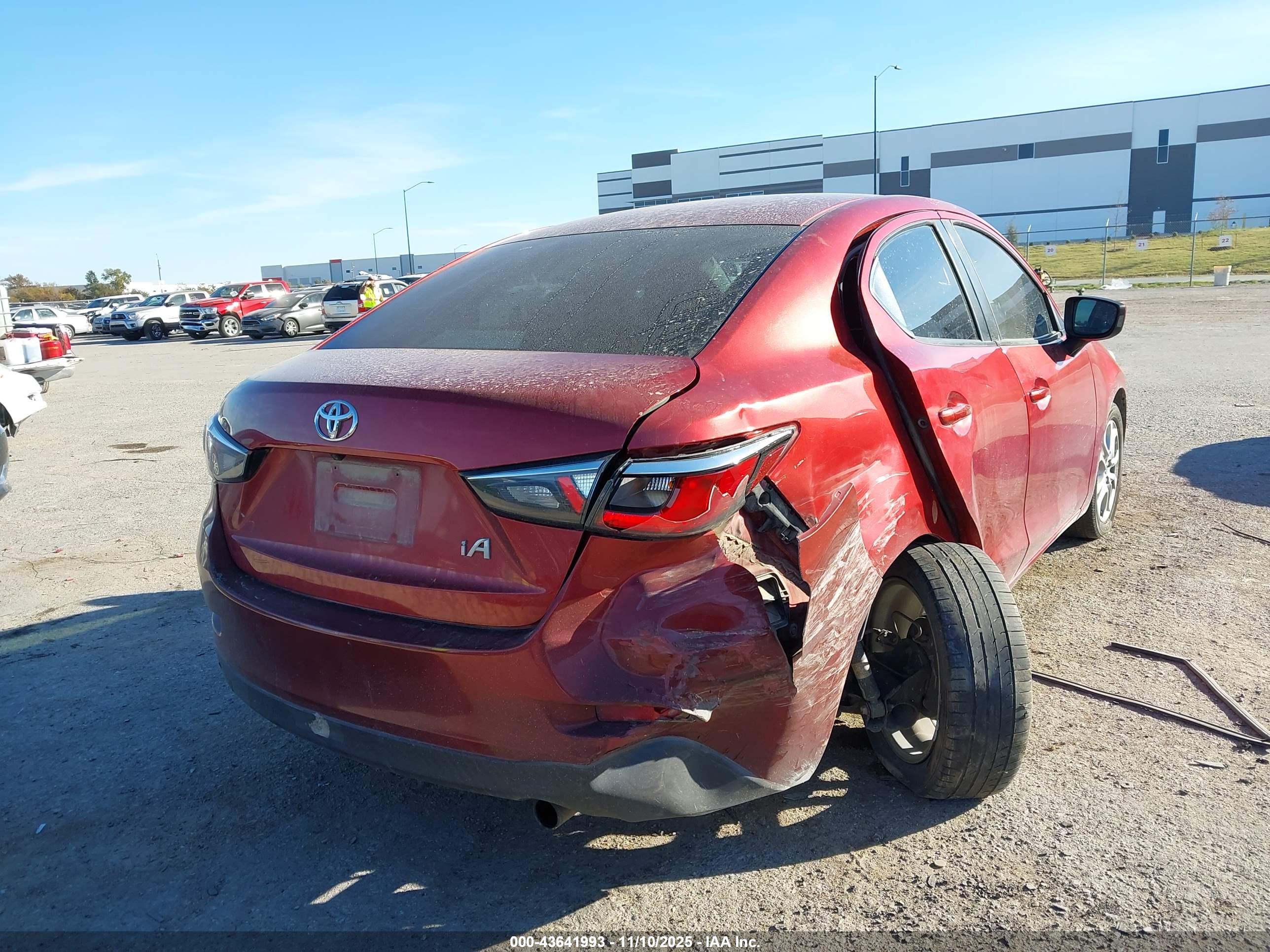 TOYOTA YARIS image 4