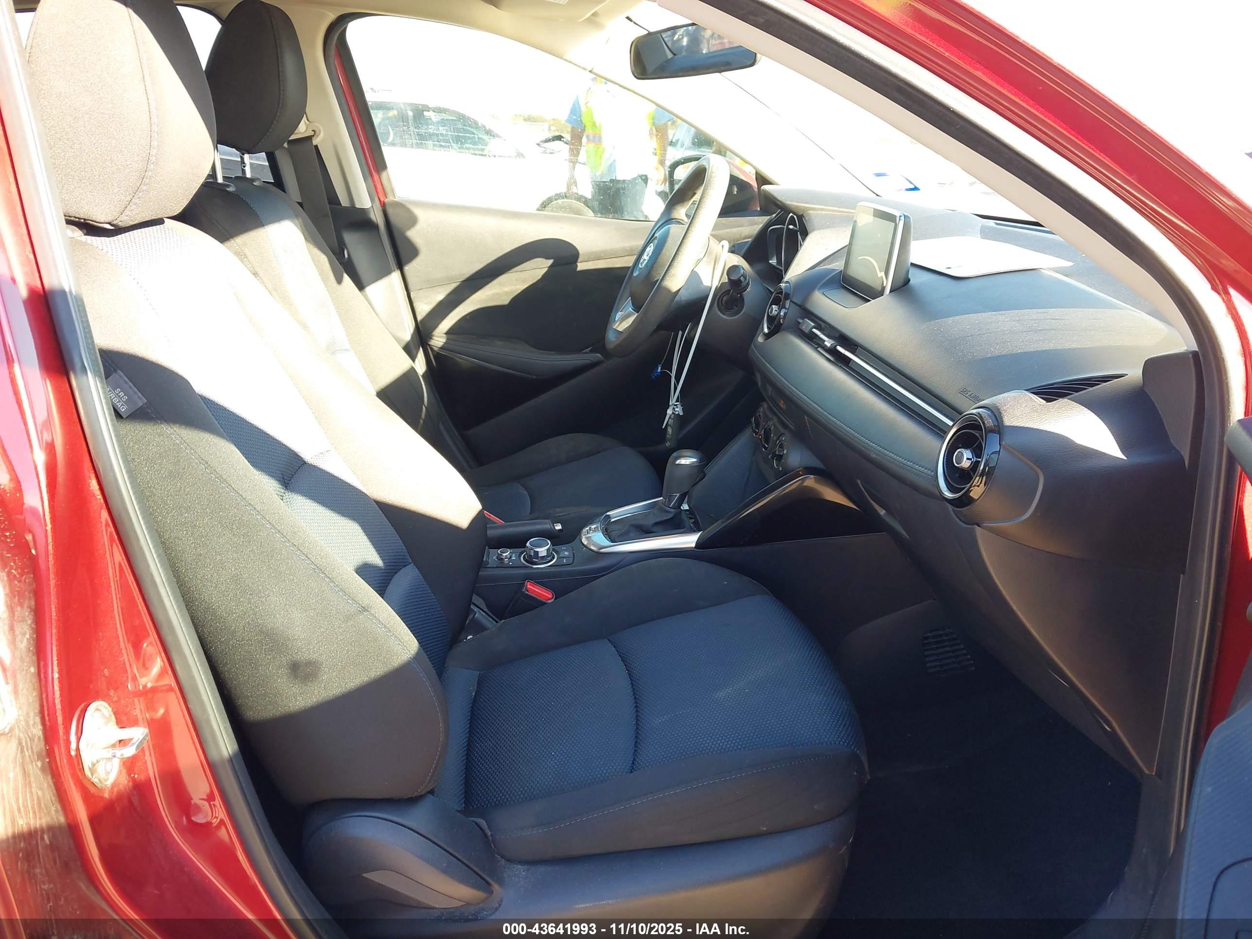 TOYOTA YARIS image 5
