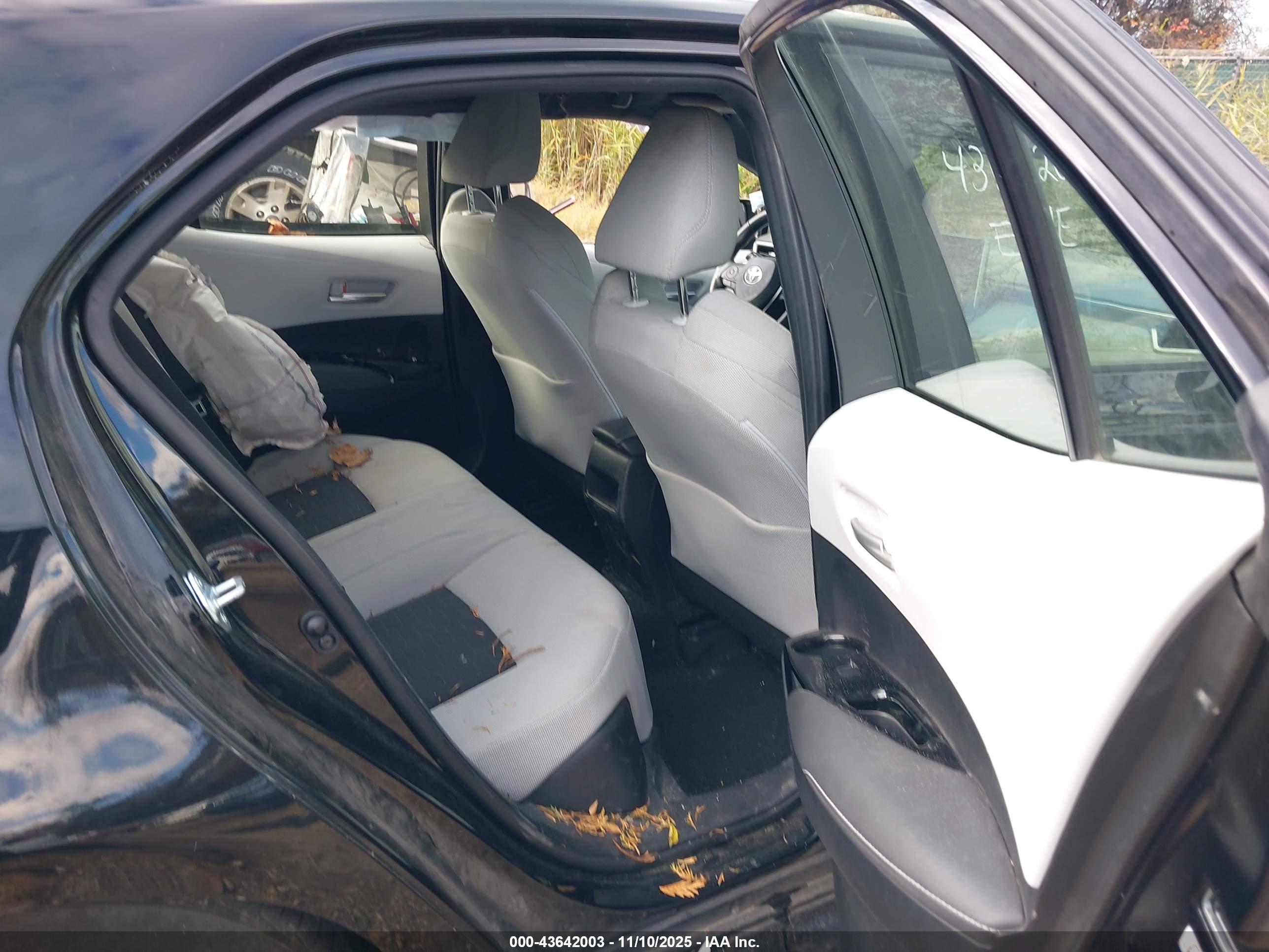 TOYOTA COROLLA image 8