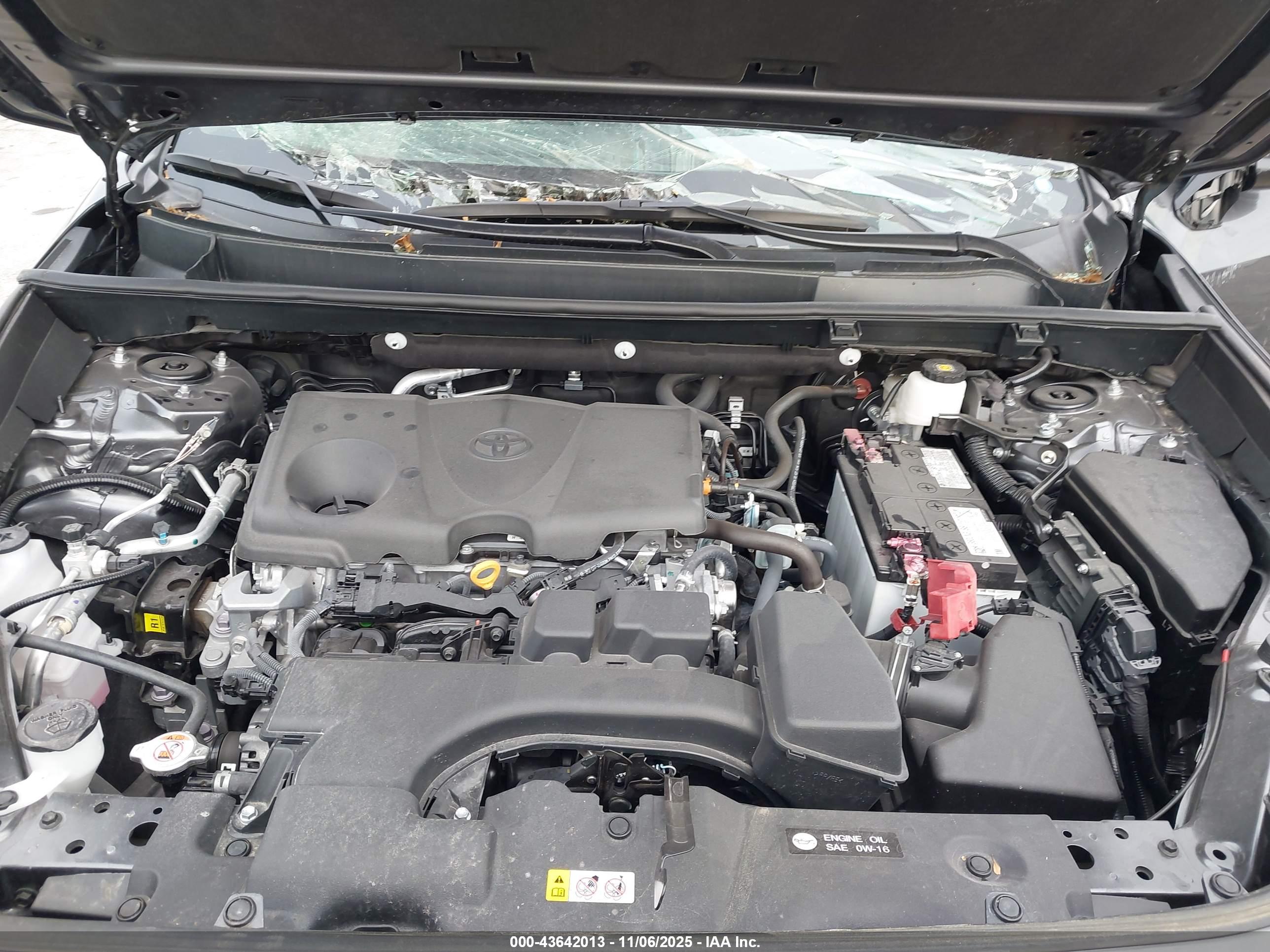 TOYOTA RAV4 image 10
