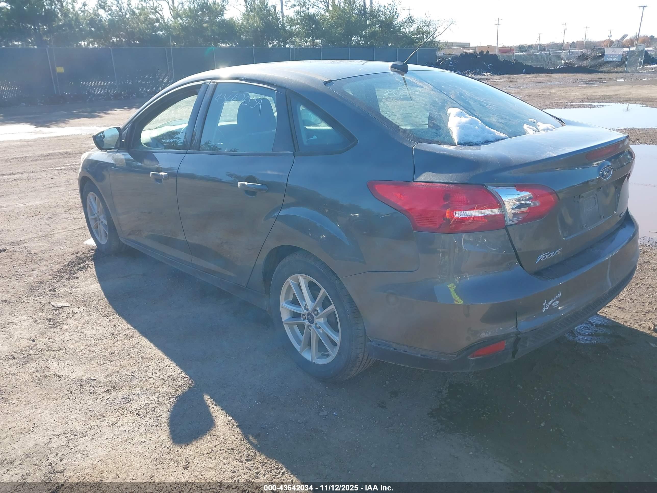FORD FOCUS image 3