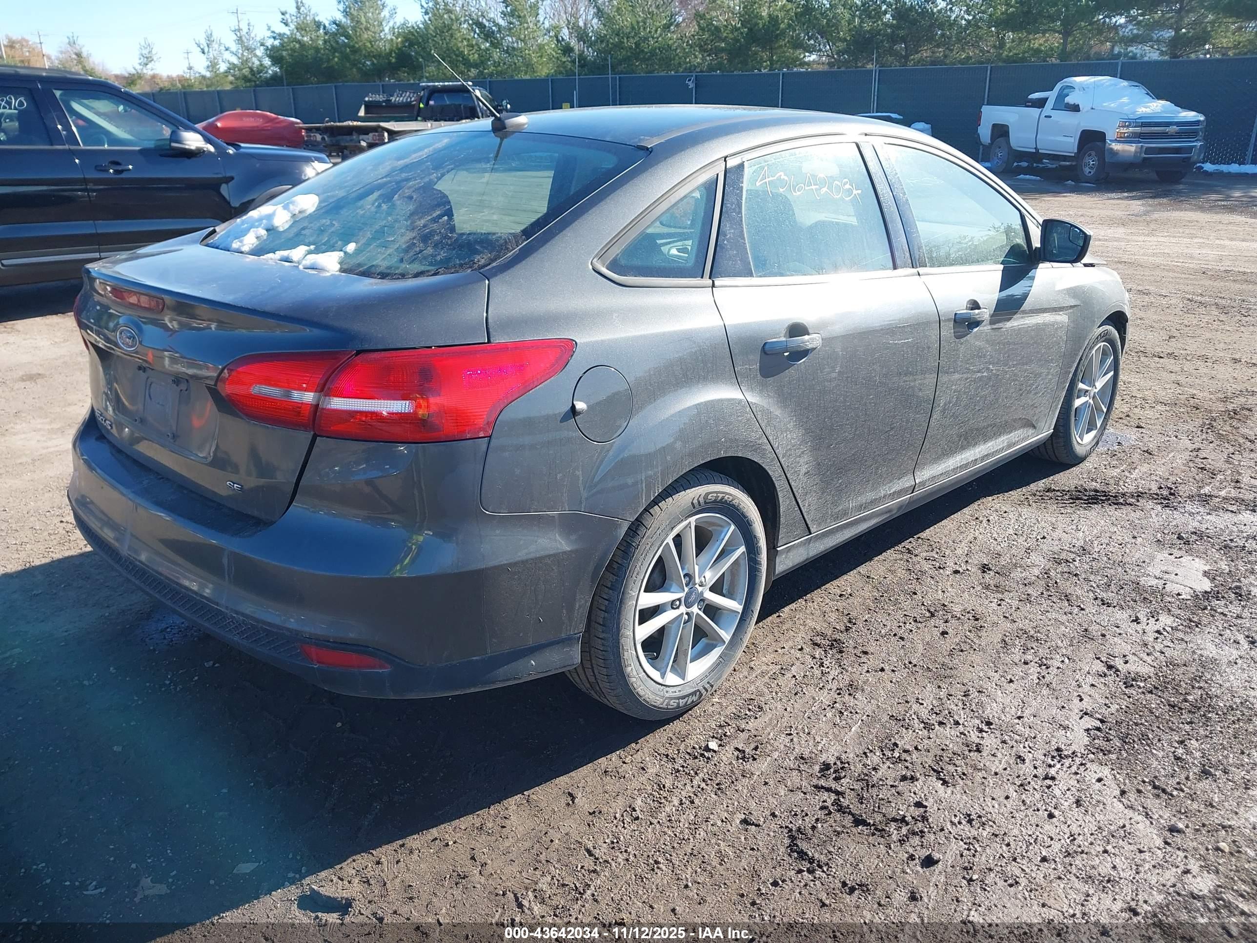 FORD FOCUS image 4