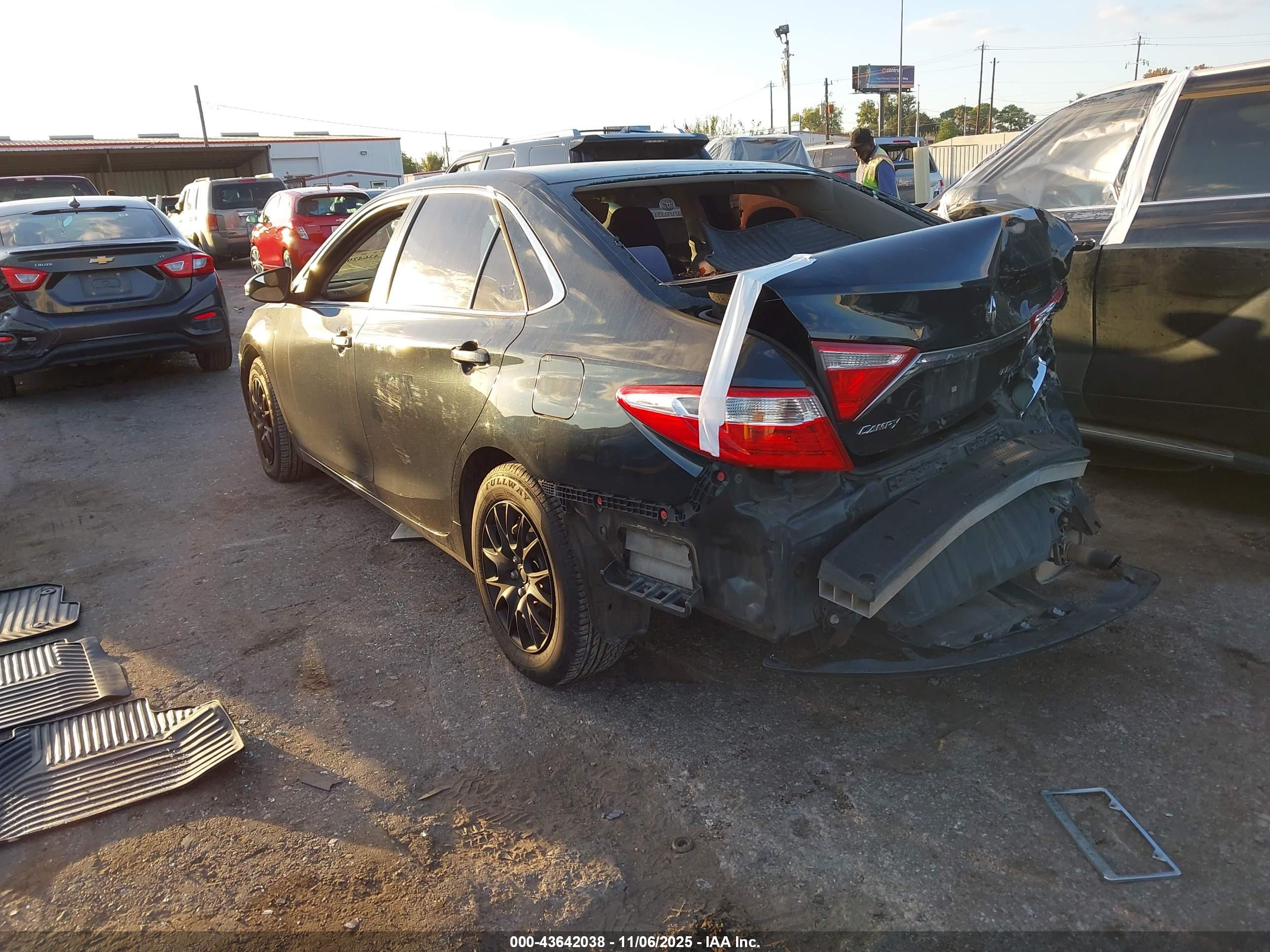TOYOTA CAMRY image 3