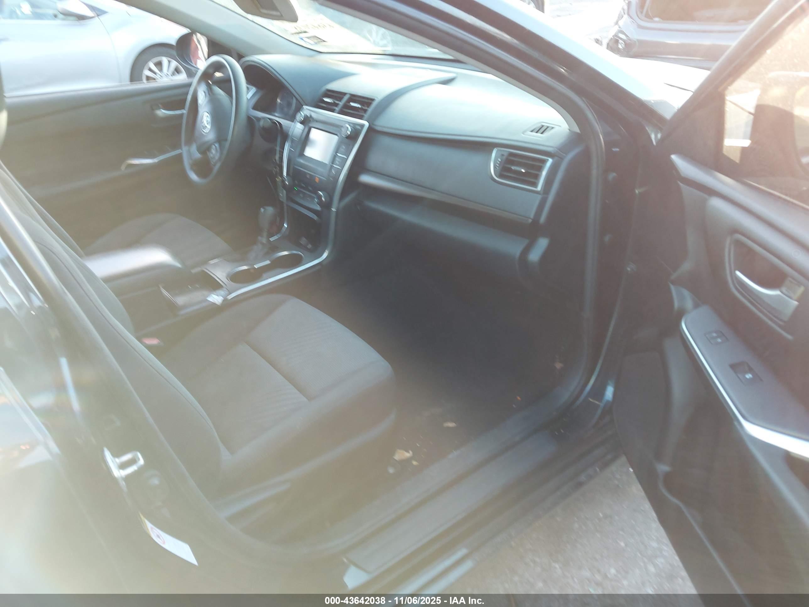 TOYOTA CAMRY image 5