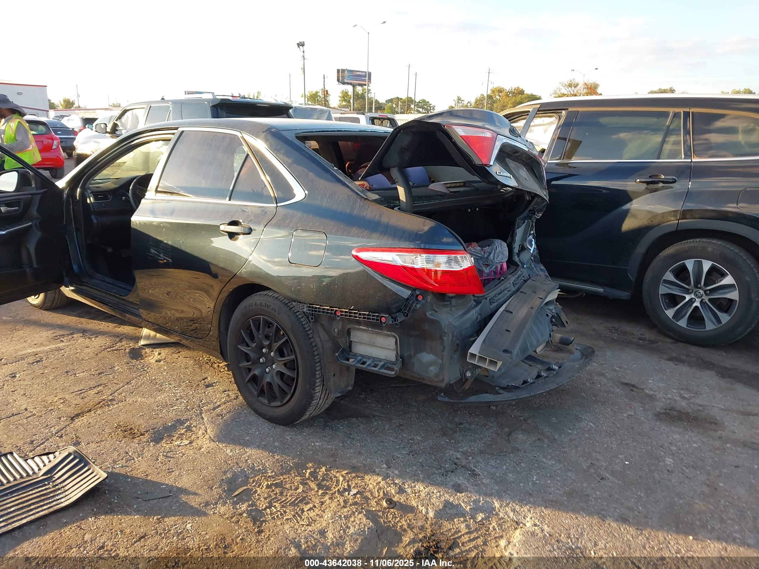 TOYOTA CAMRY image 6