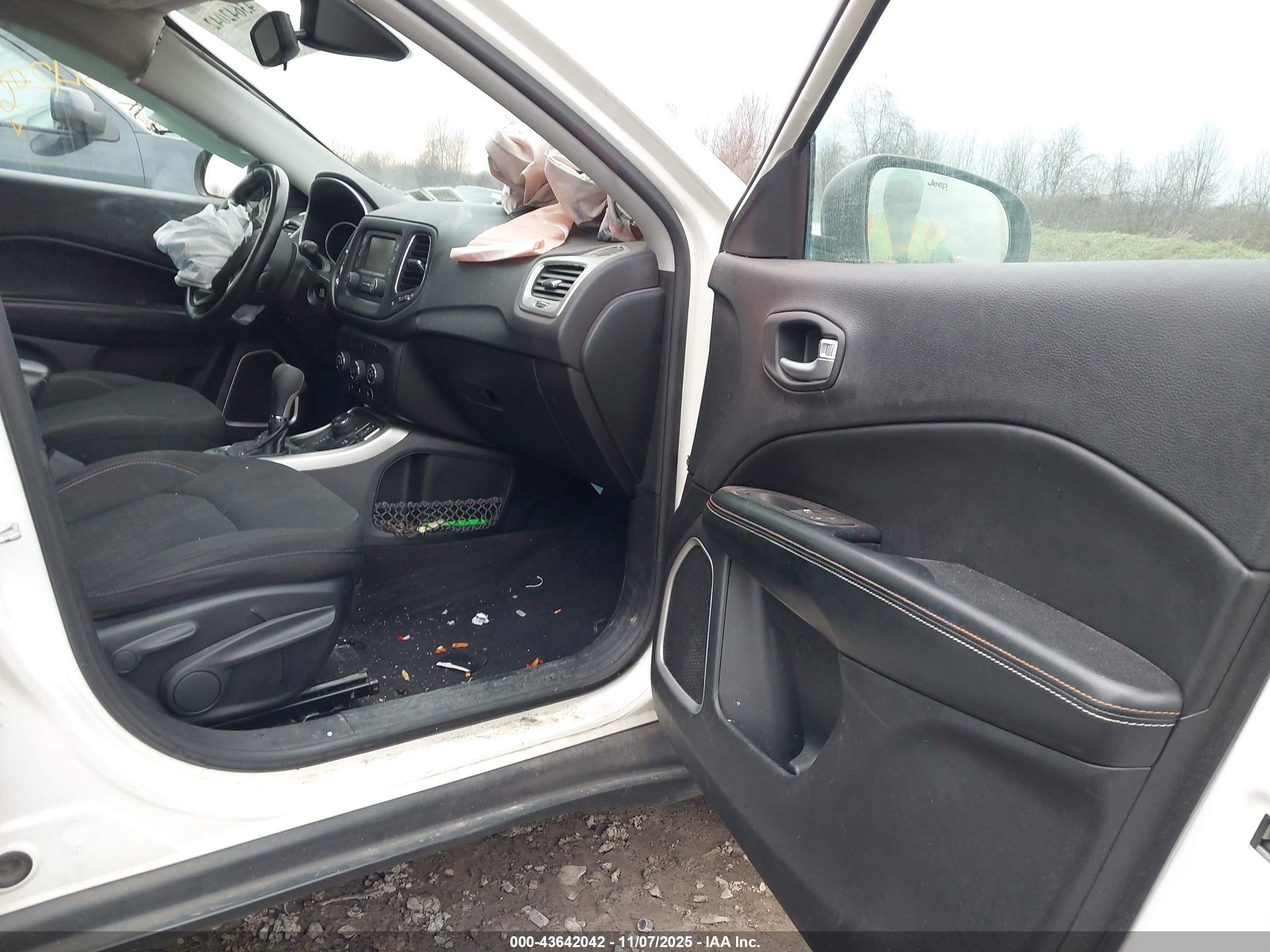 JEEP COMPASS image 5