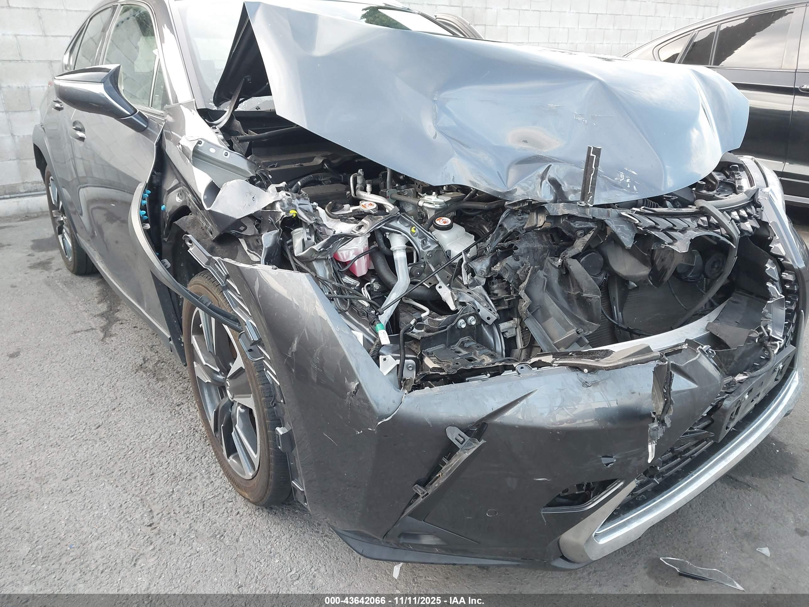 LEXUS UX image 6