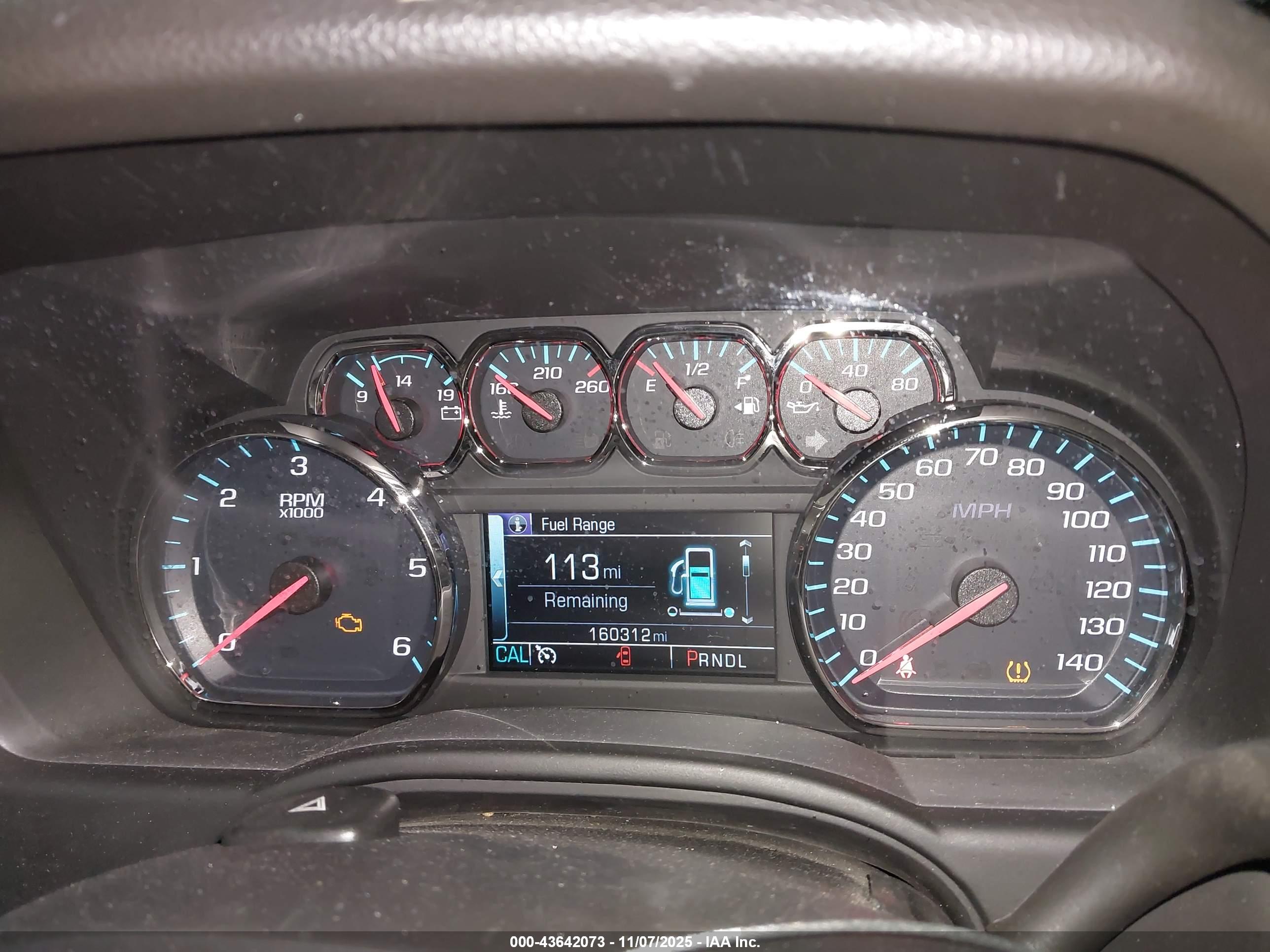 CHEVROLET SUBURBAN image 7