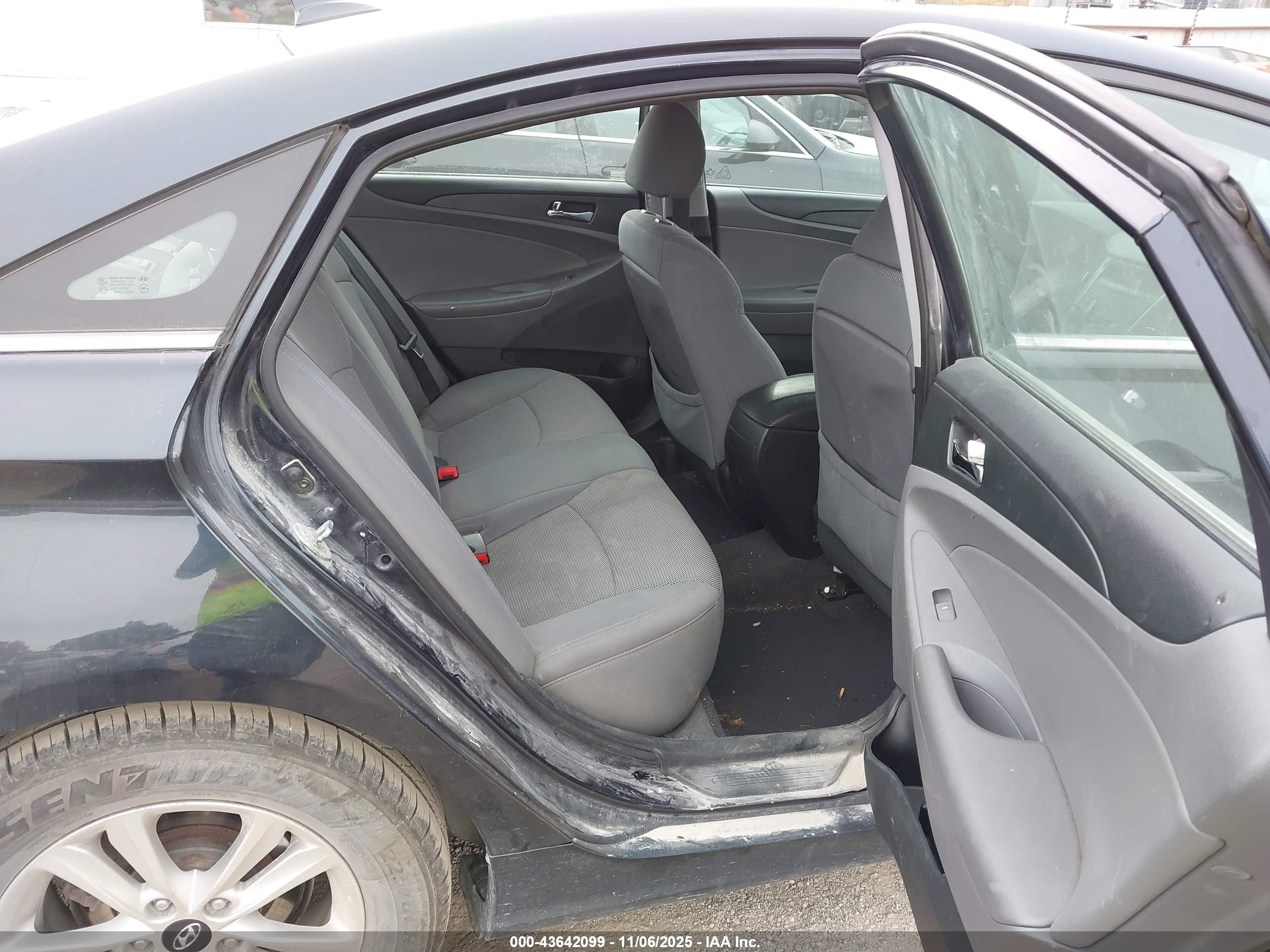 HYUNDAI SONATA image 8
