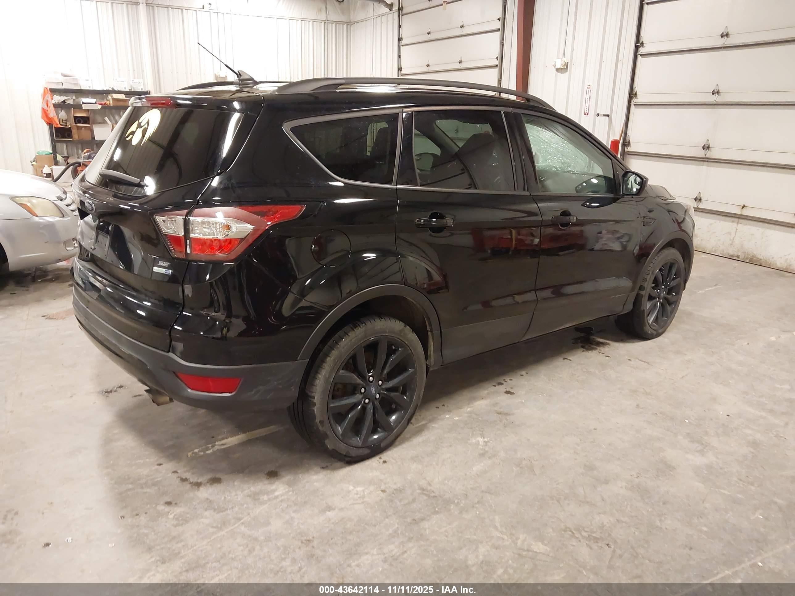 FORD ESCAPE image 4