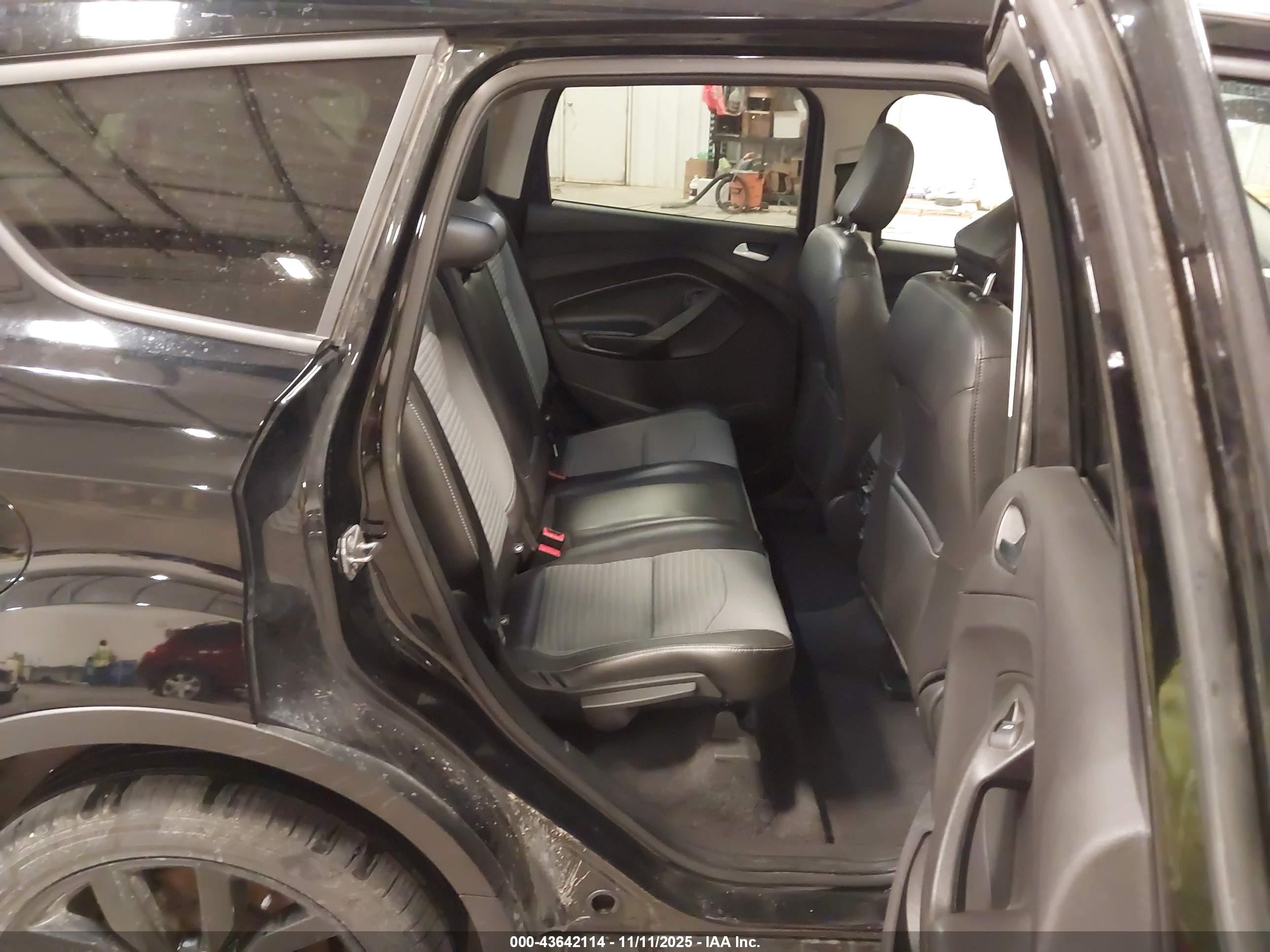 FORD ESCAPE image 8