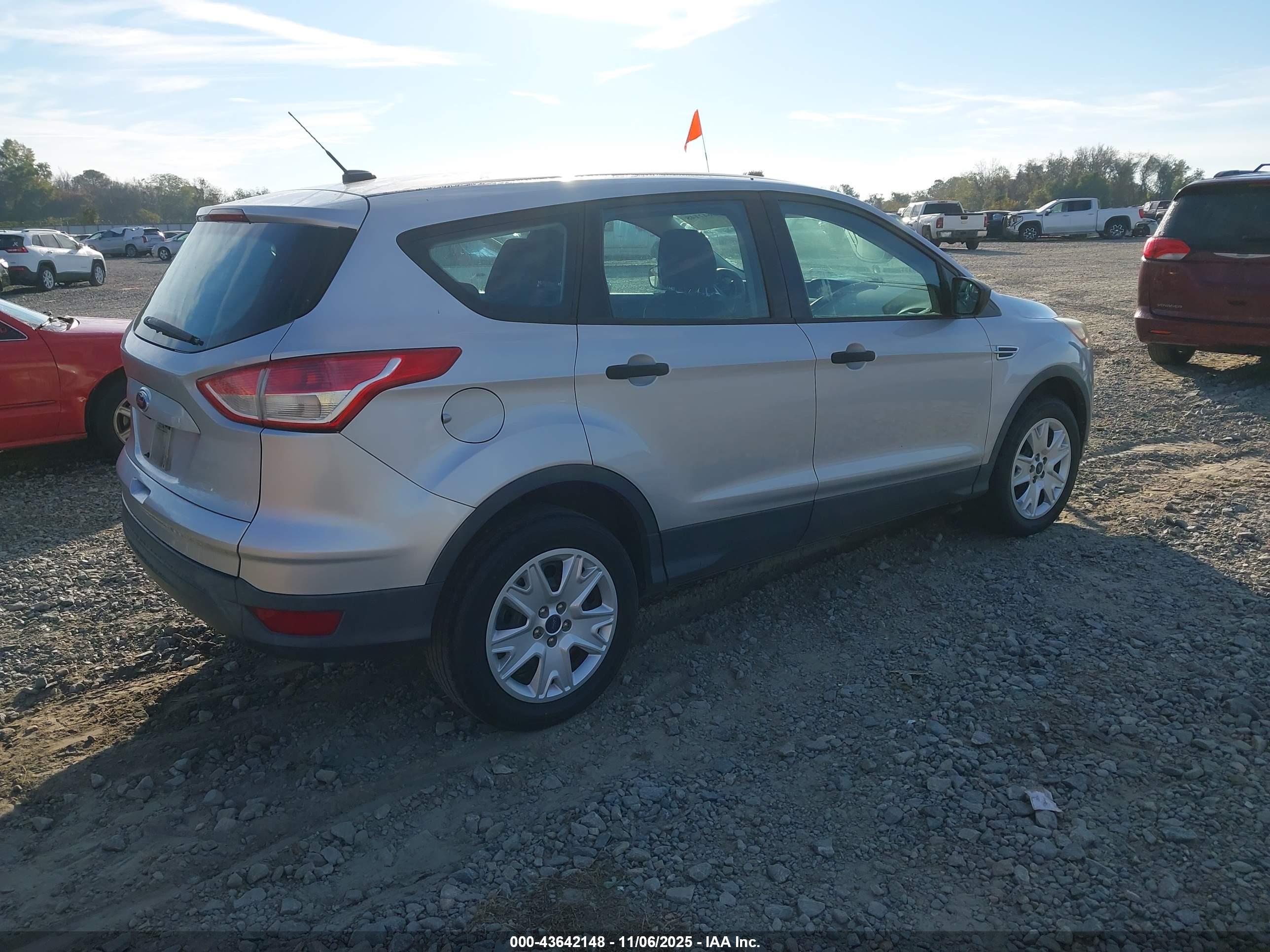 FORD ESCAPE image 4