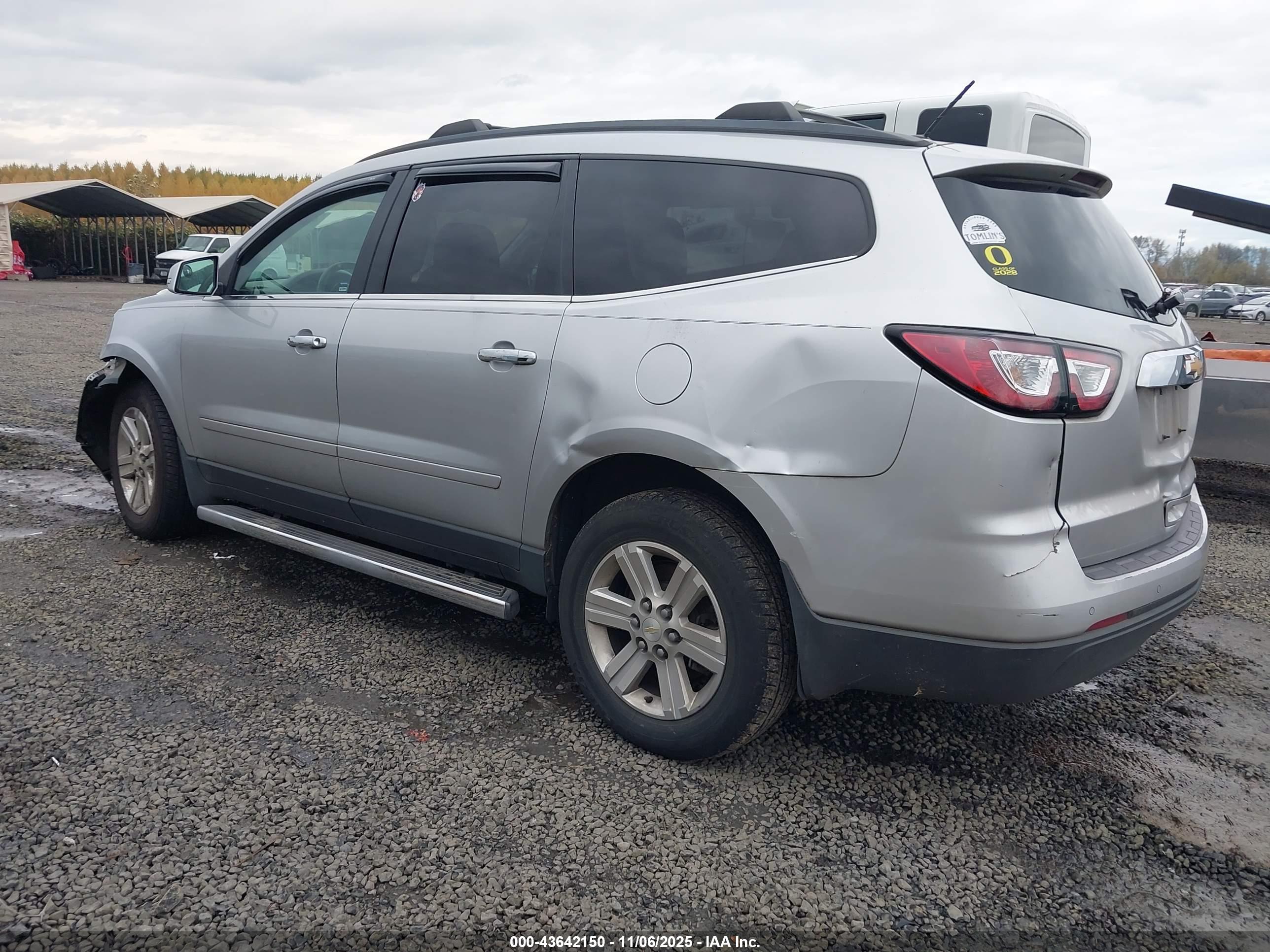 CHEVROLET TRAVERSE image 3