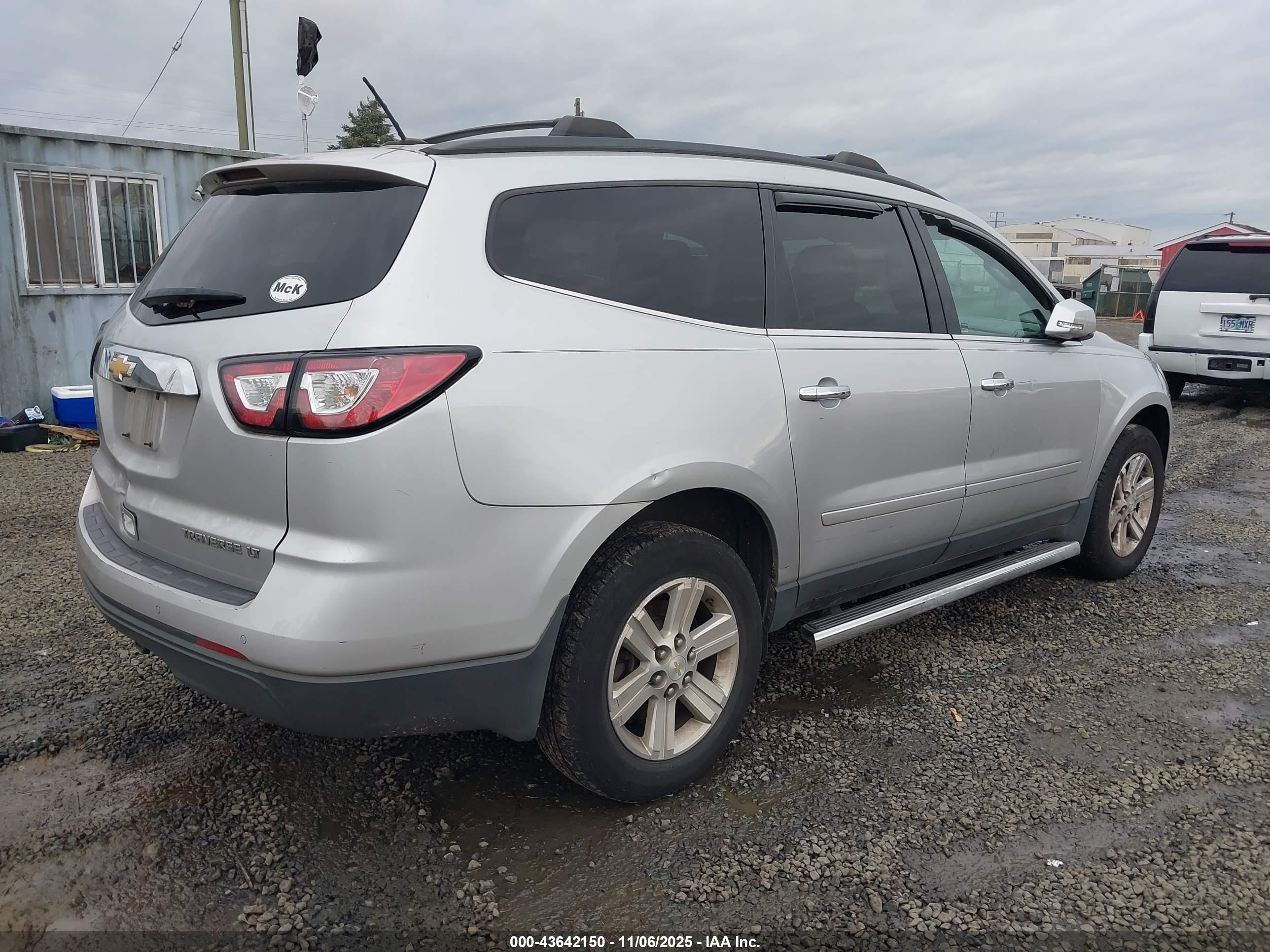 CHEVROLET TRAVERSE image 4