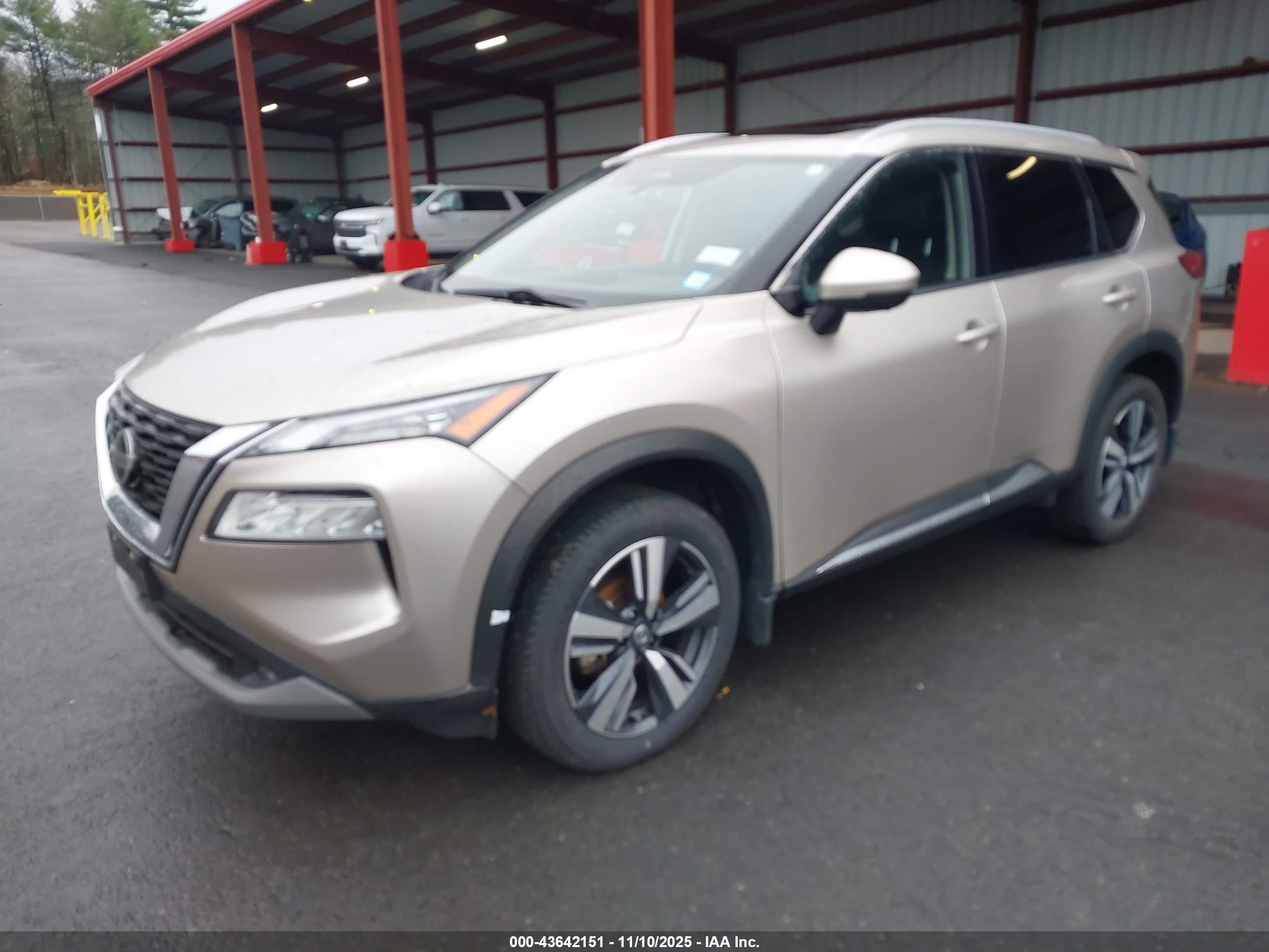 NISSAN ROGUE image 2