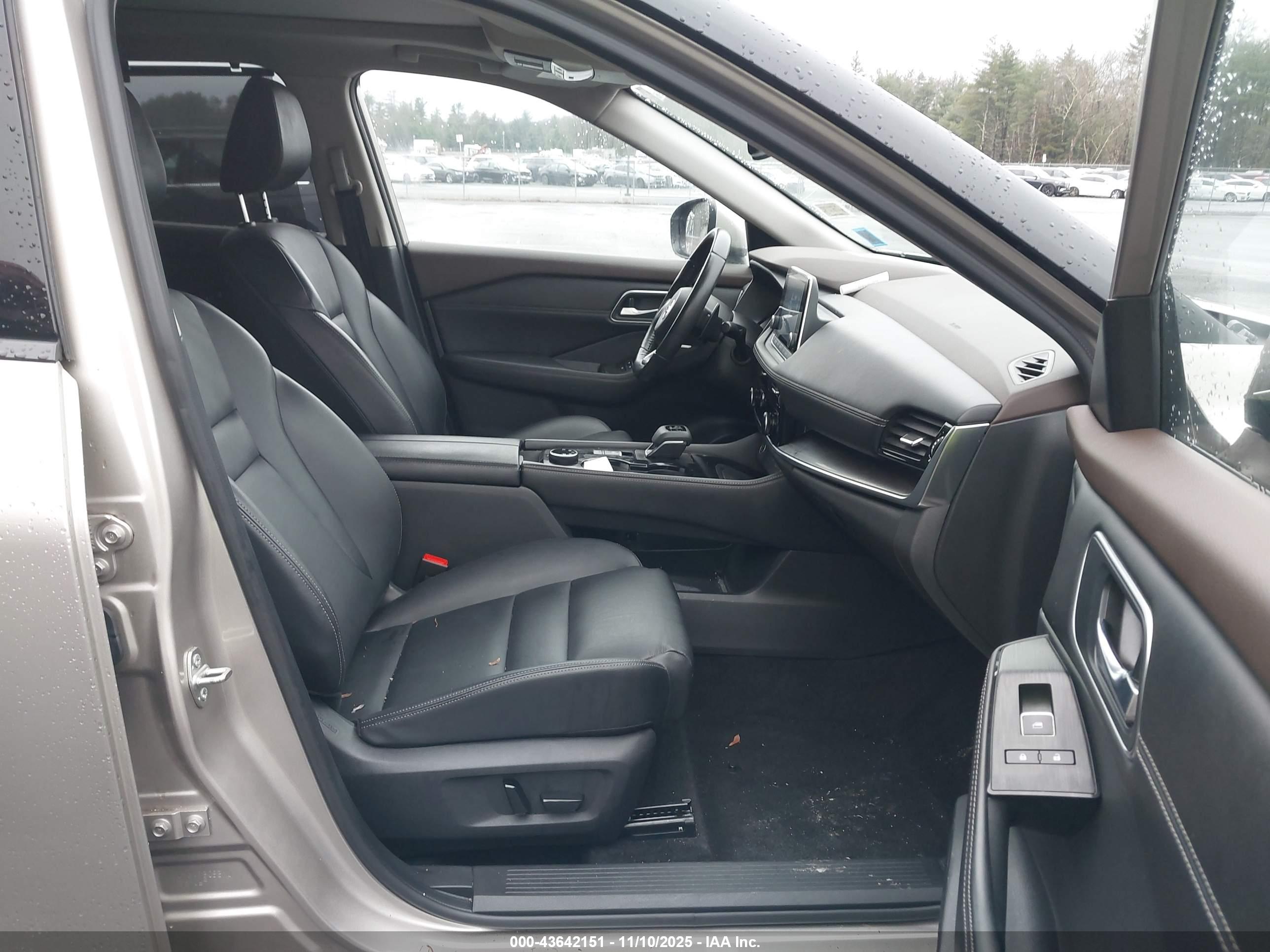 NISSAN ROGUE image 5