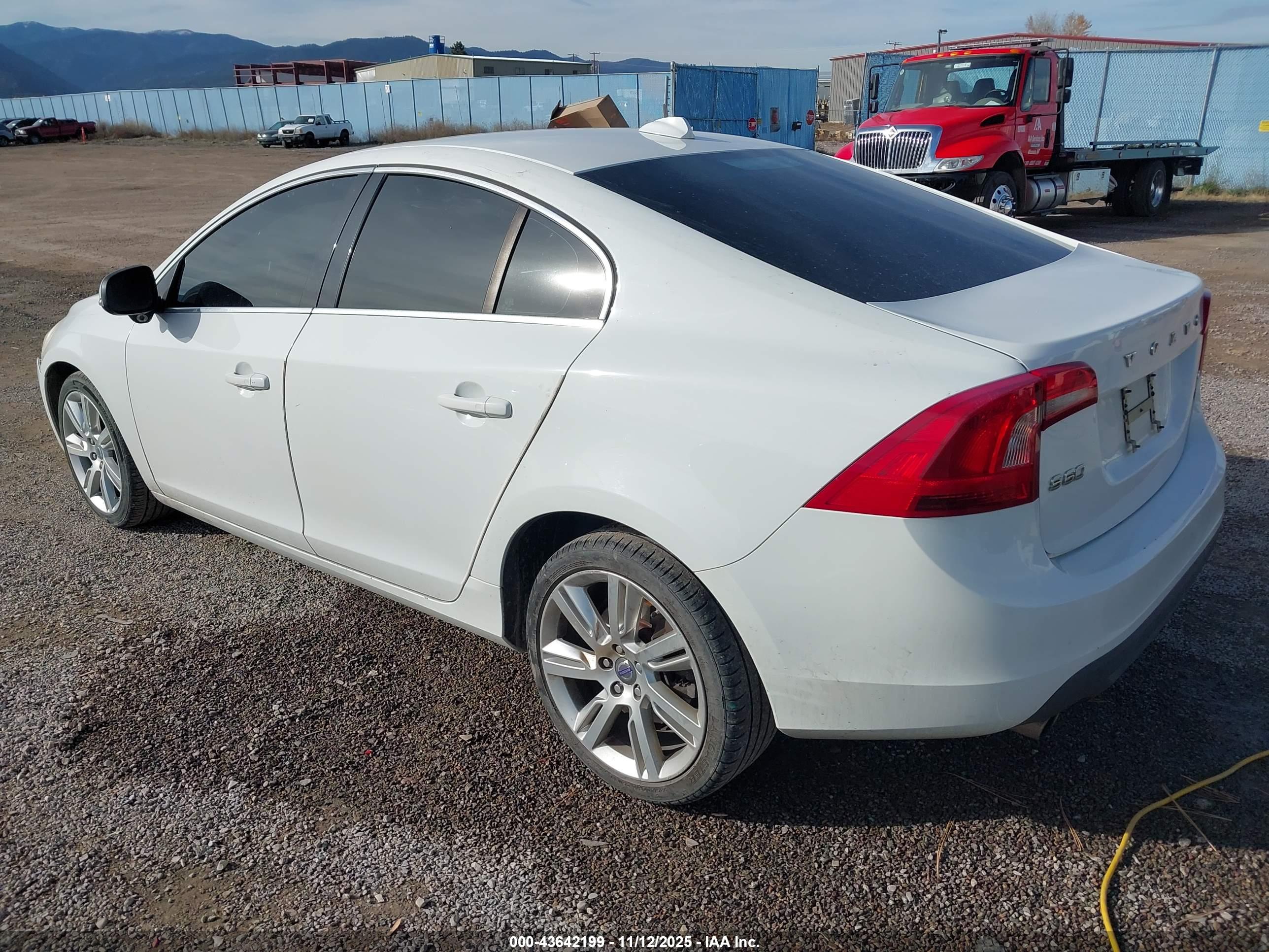 VOLVO S60 image 3