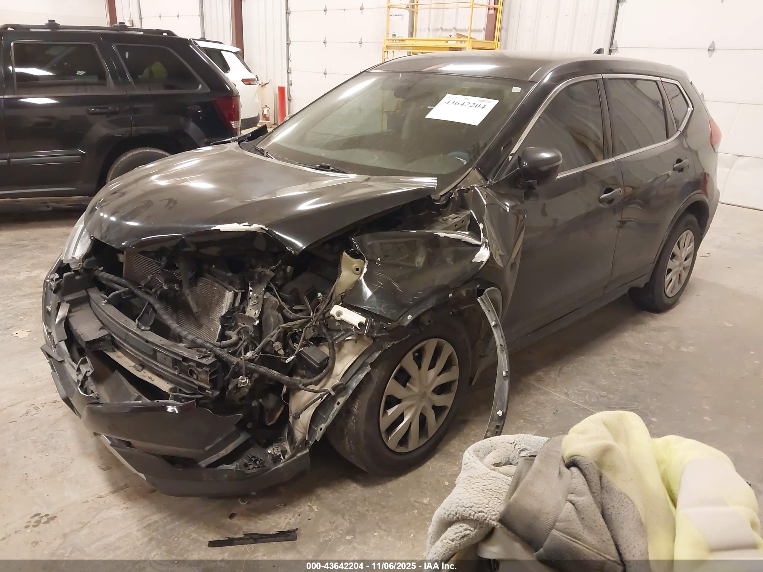 NISSAN ROGUE image 2