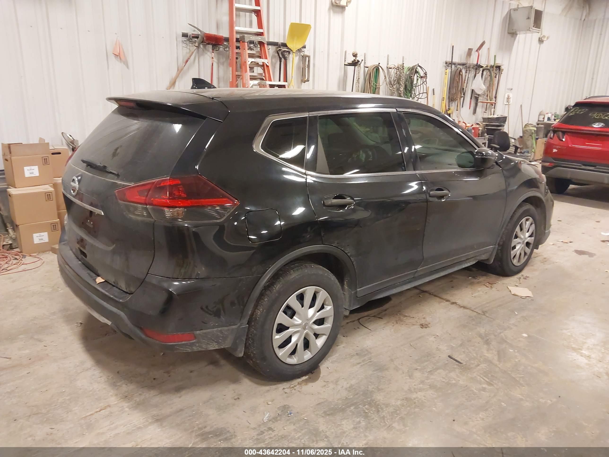 NISSAN ROGUE image 4