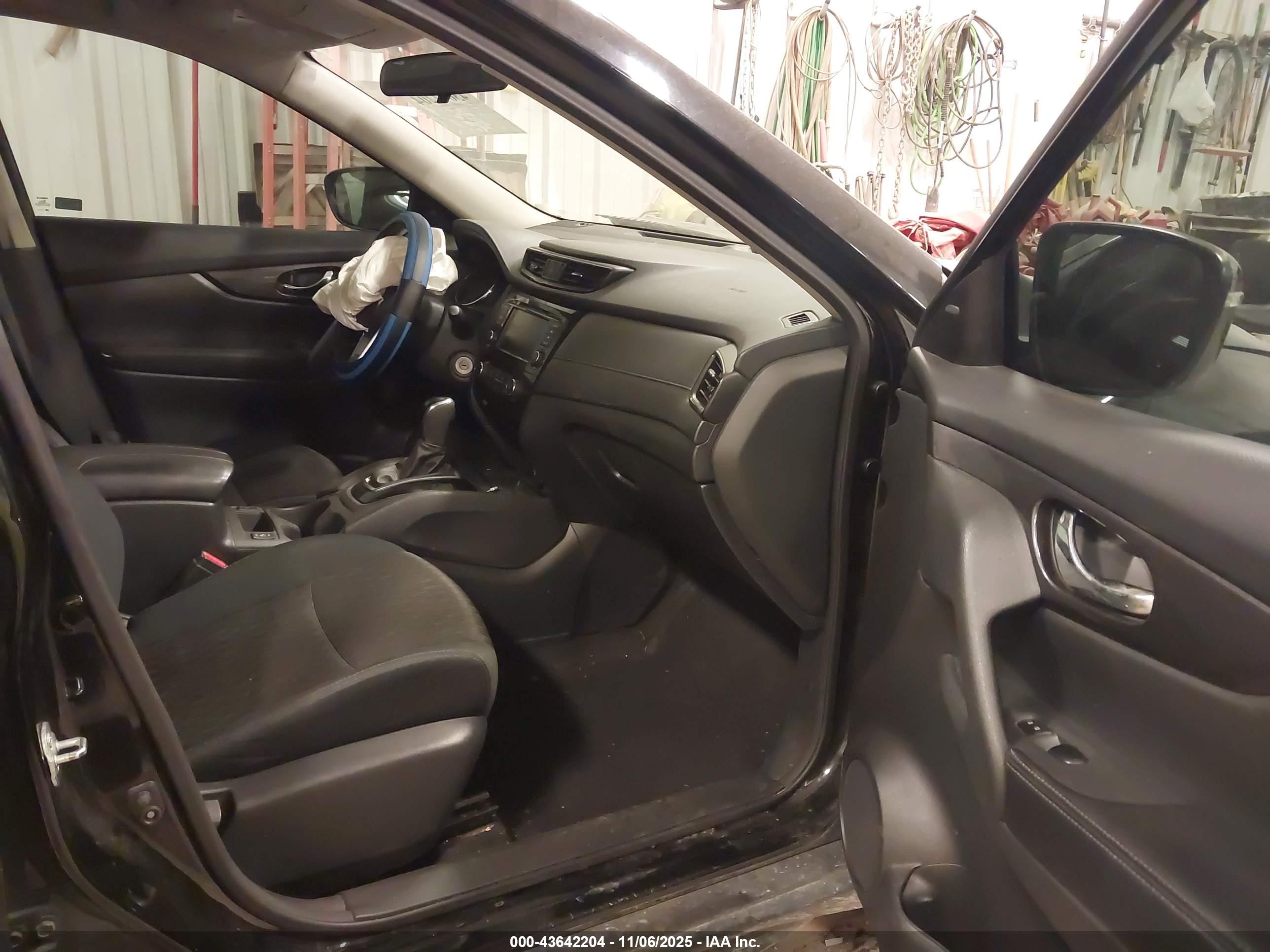 NISSAN ROGUE image 5