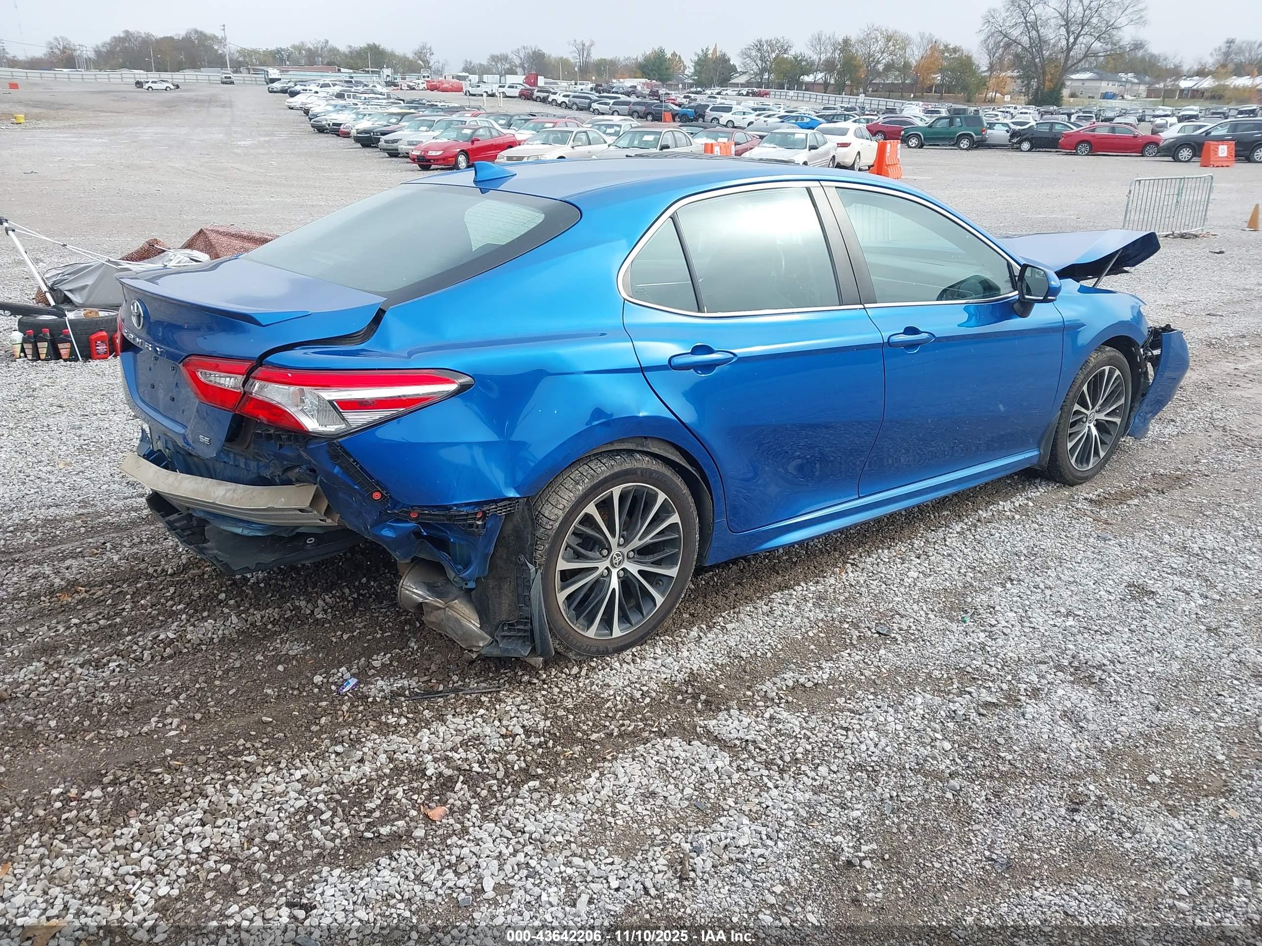 TOYOTA CAMRY image 4