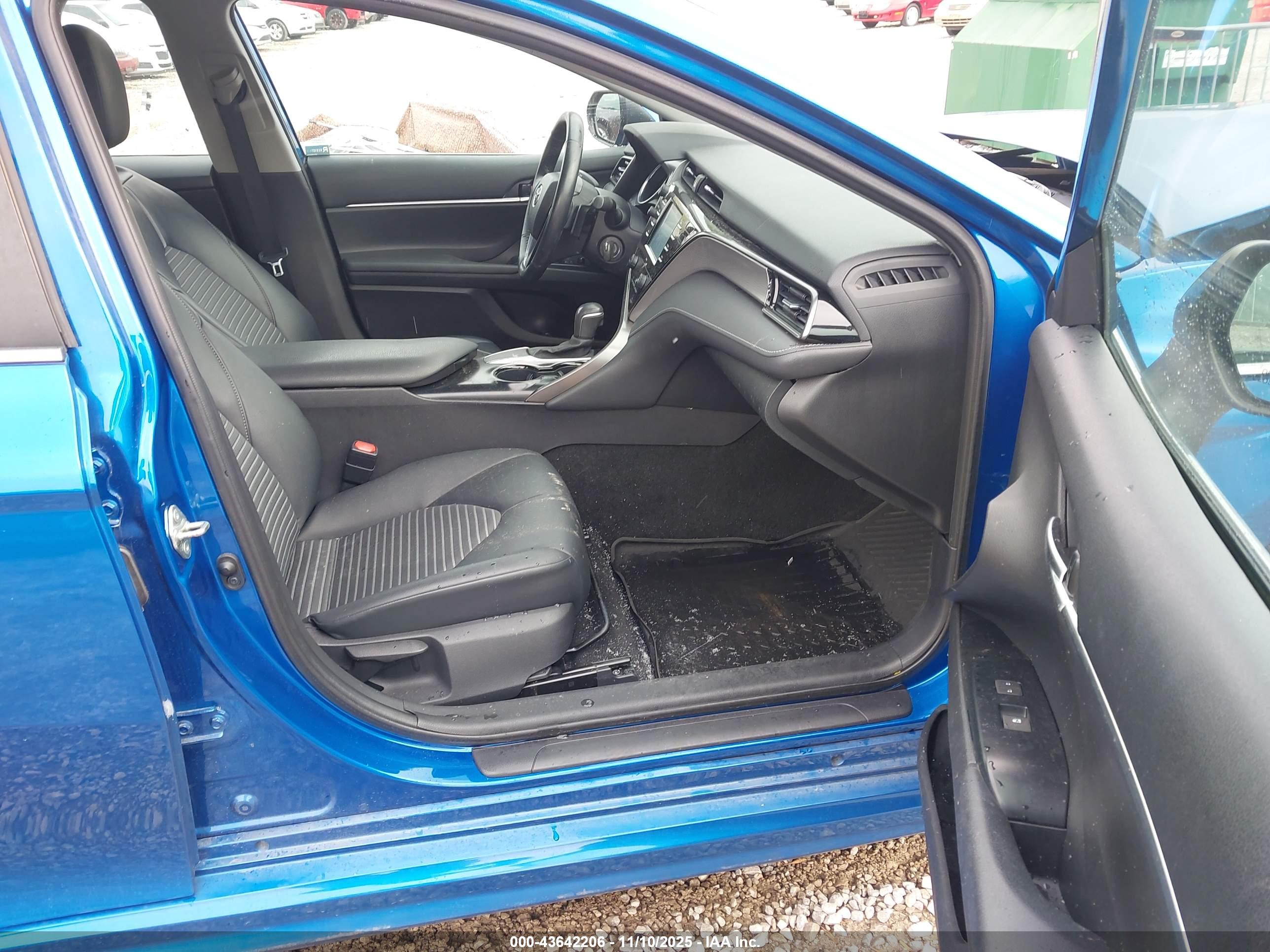 TOYOTA CAMRY image 5
