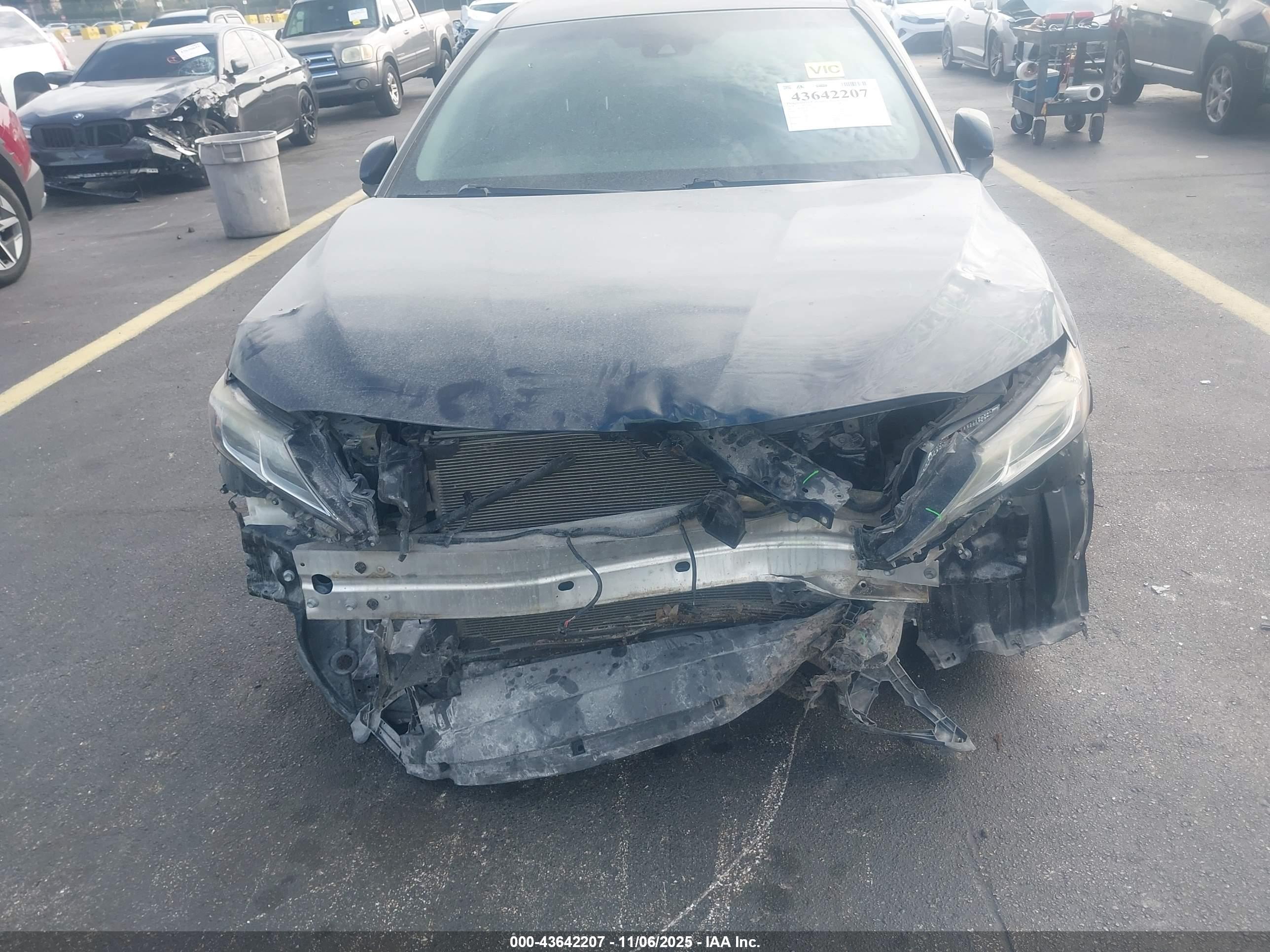 TOYOTA CAMRY image 6