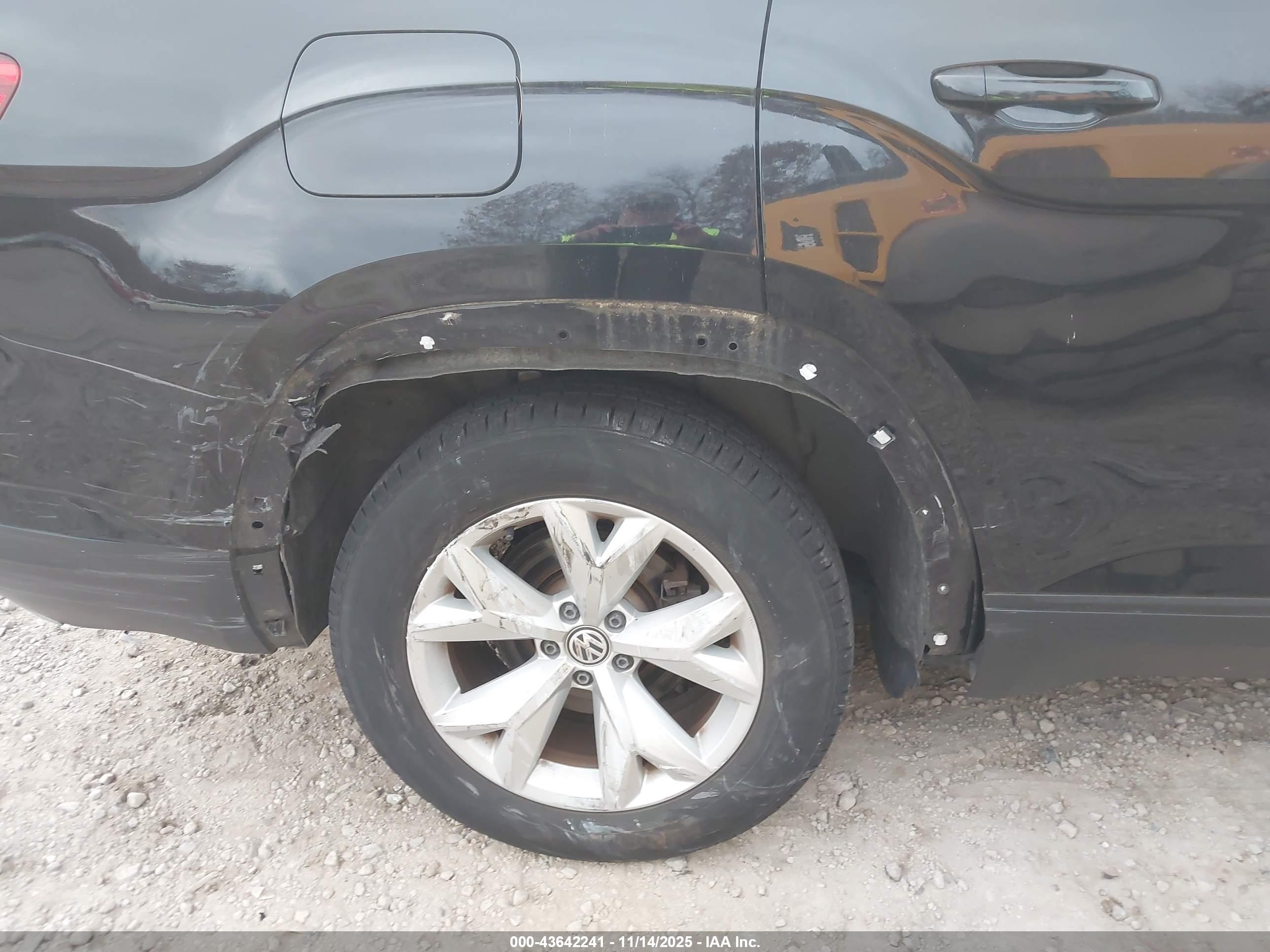 VOLKSWAGEN ATLAS image 6