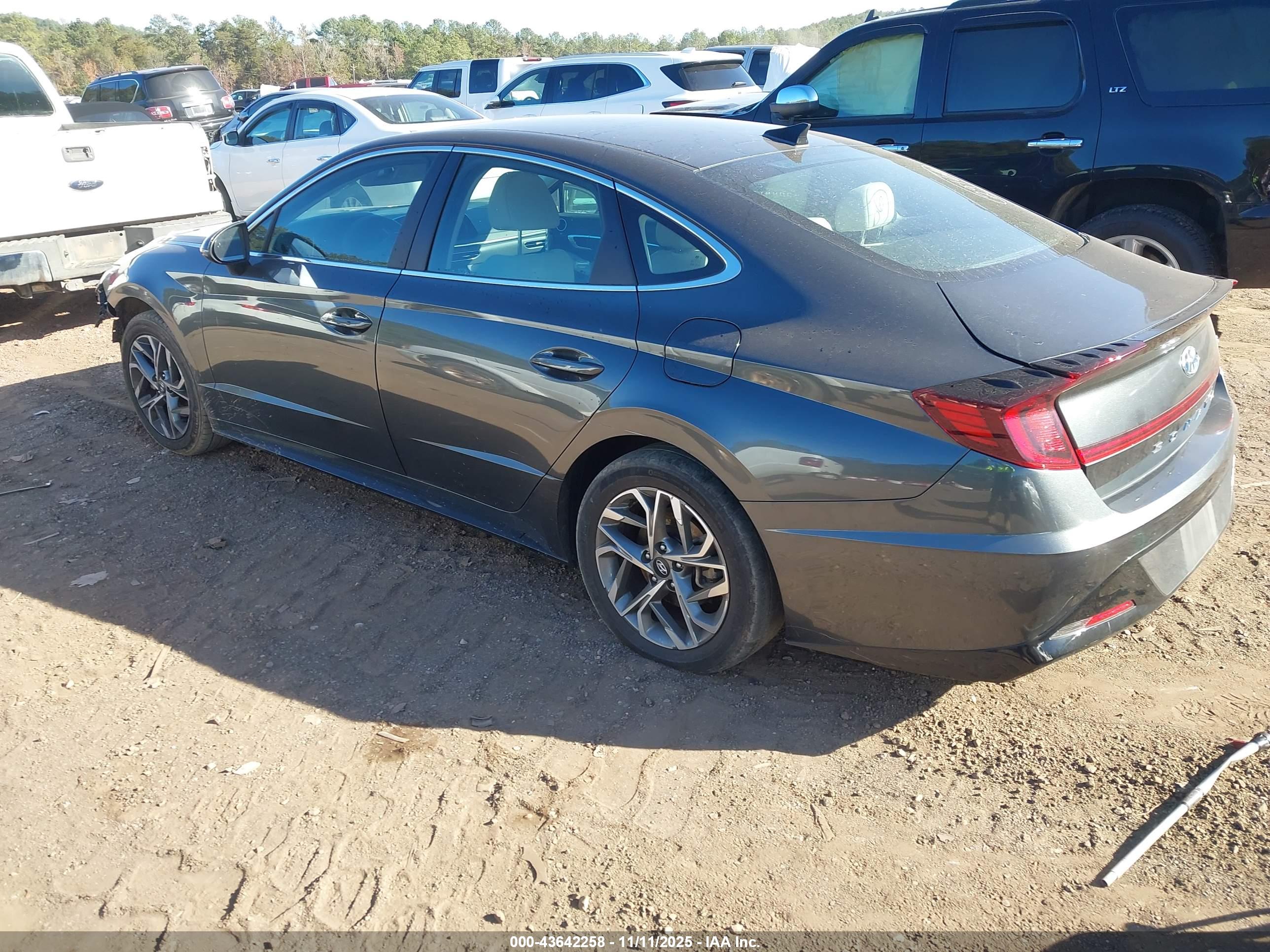HYUNDAI SONATA image 3