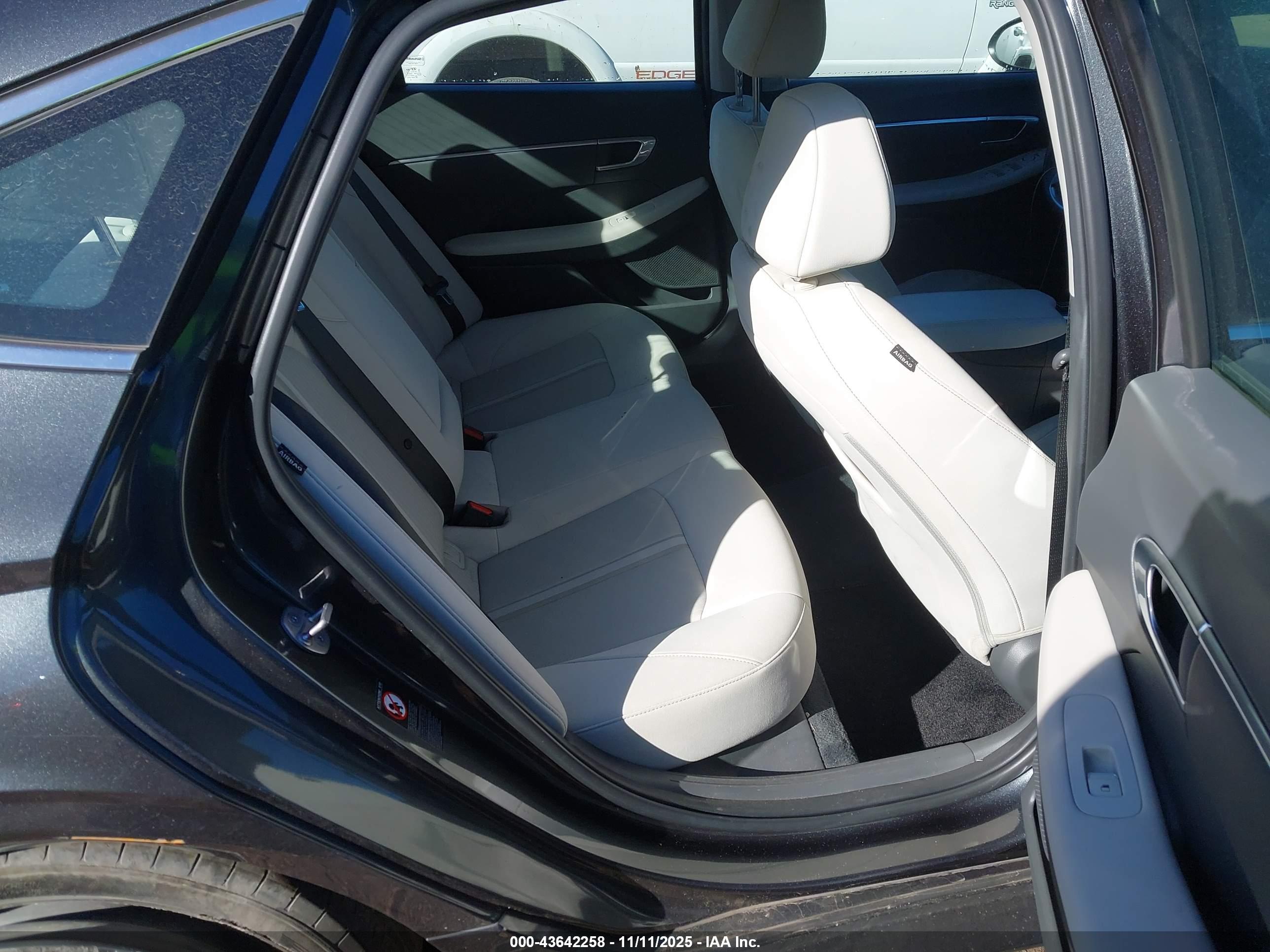 HYUNDAI SONATA image 8