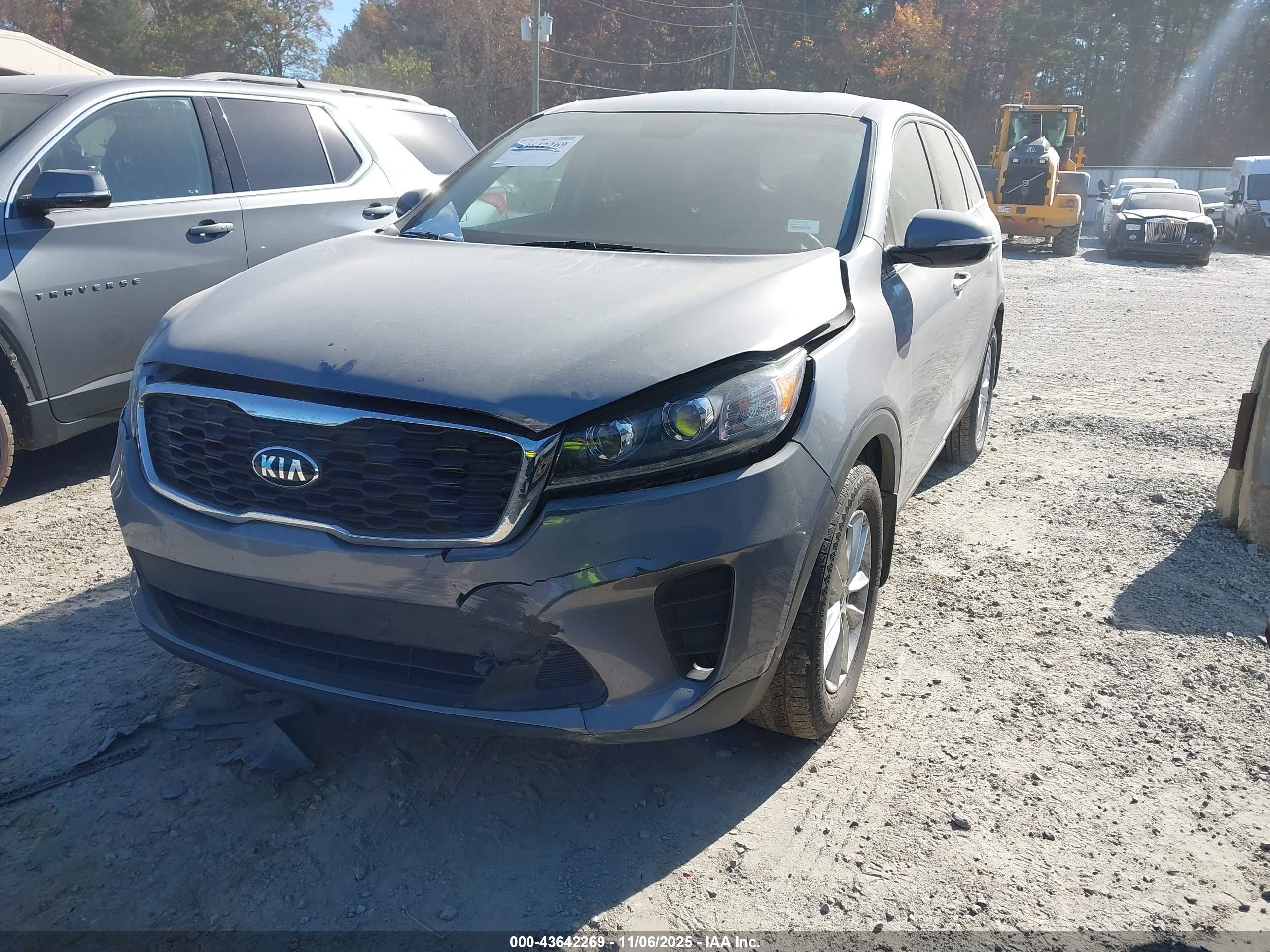 KIA SORENTO image 2