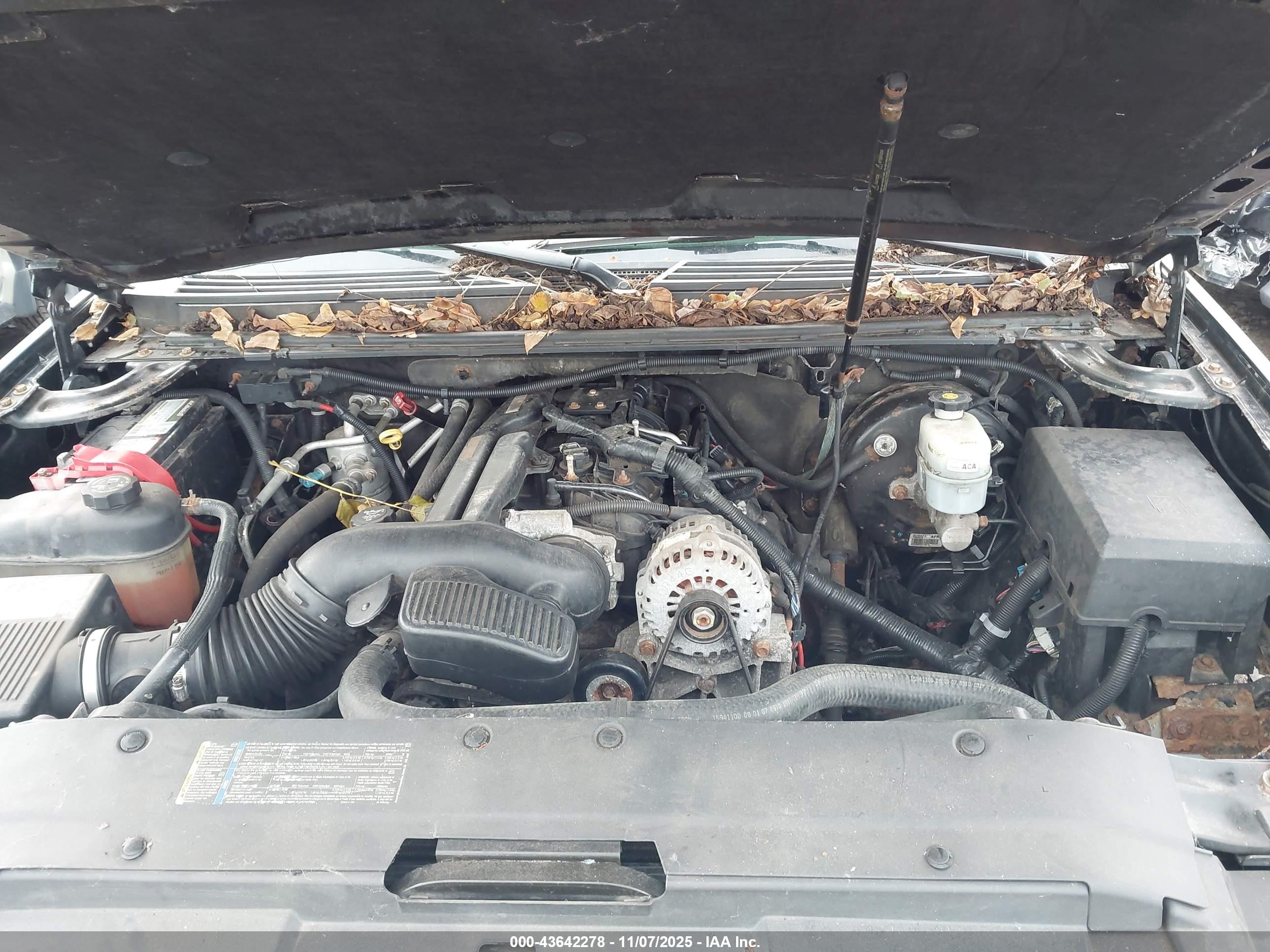 CHEVROLET SUBURBAN image 10
