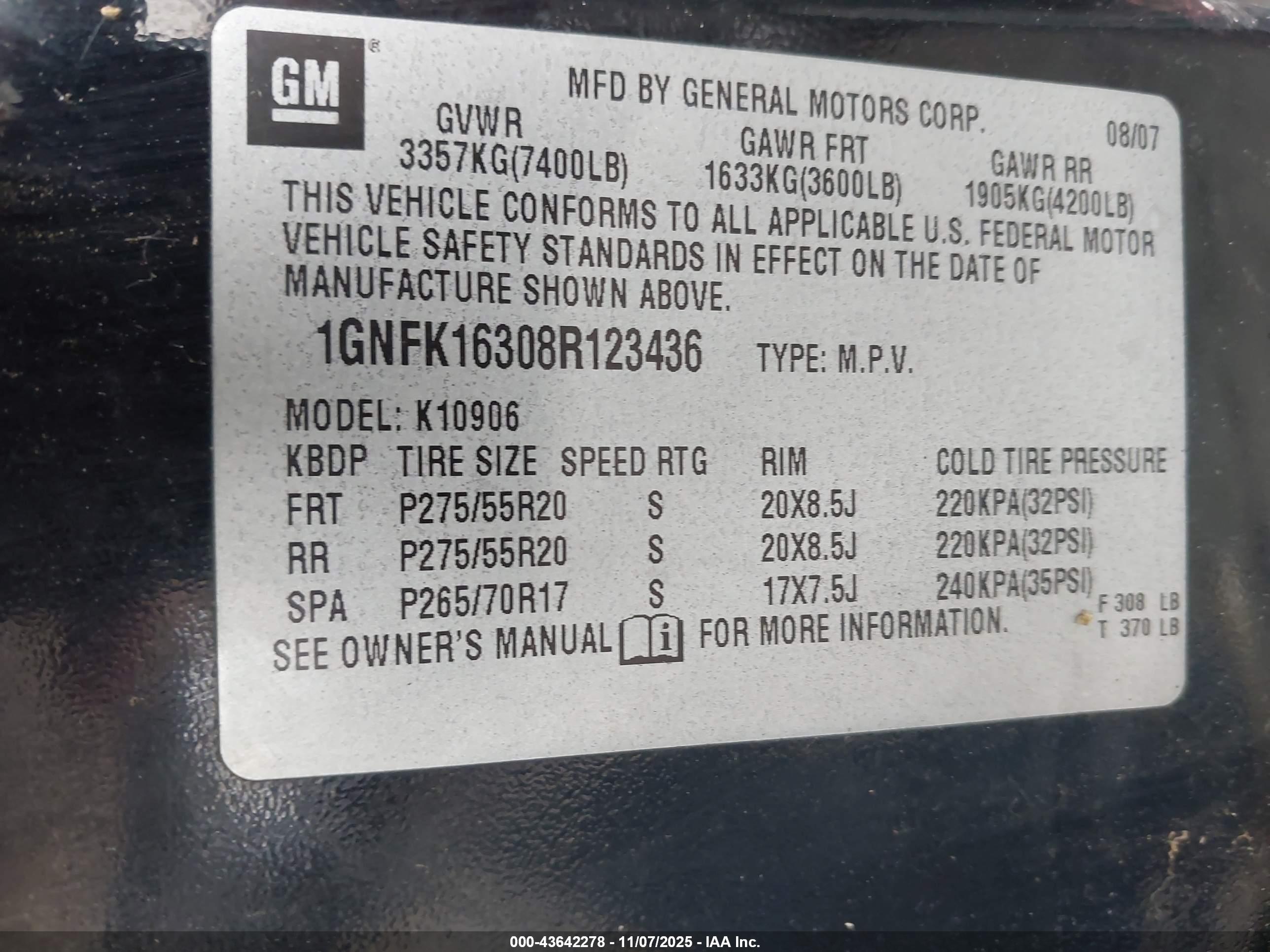 CHEVROLET SUBURBAN image 9