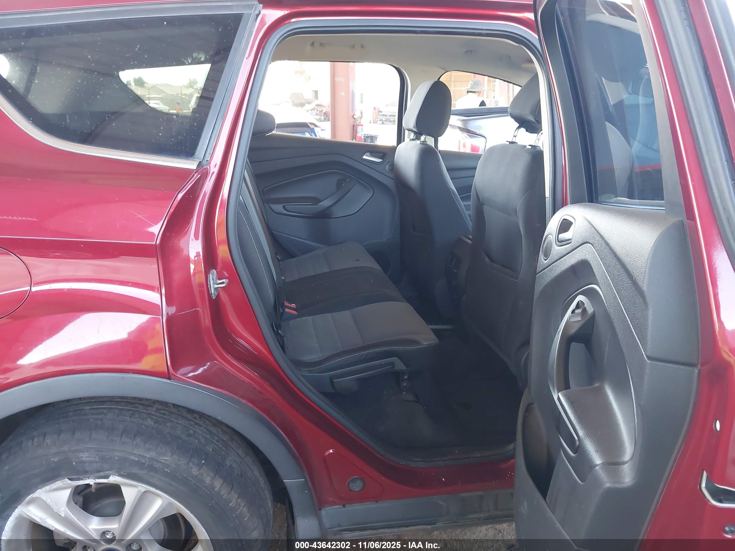FORD ESCAPE image 8