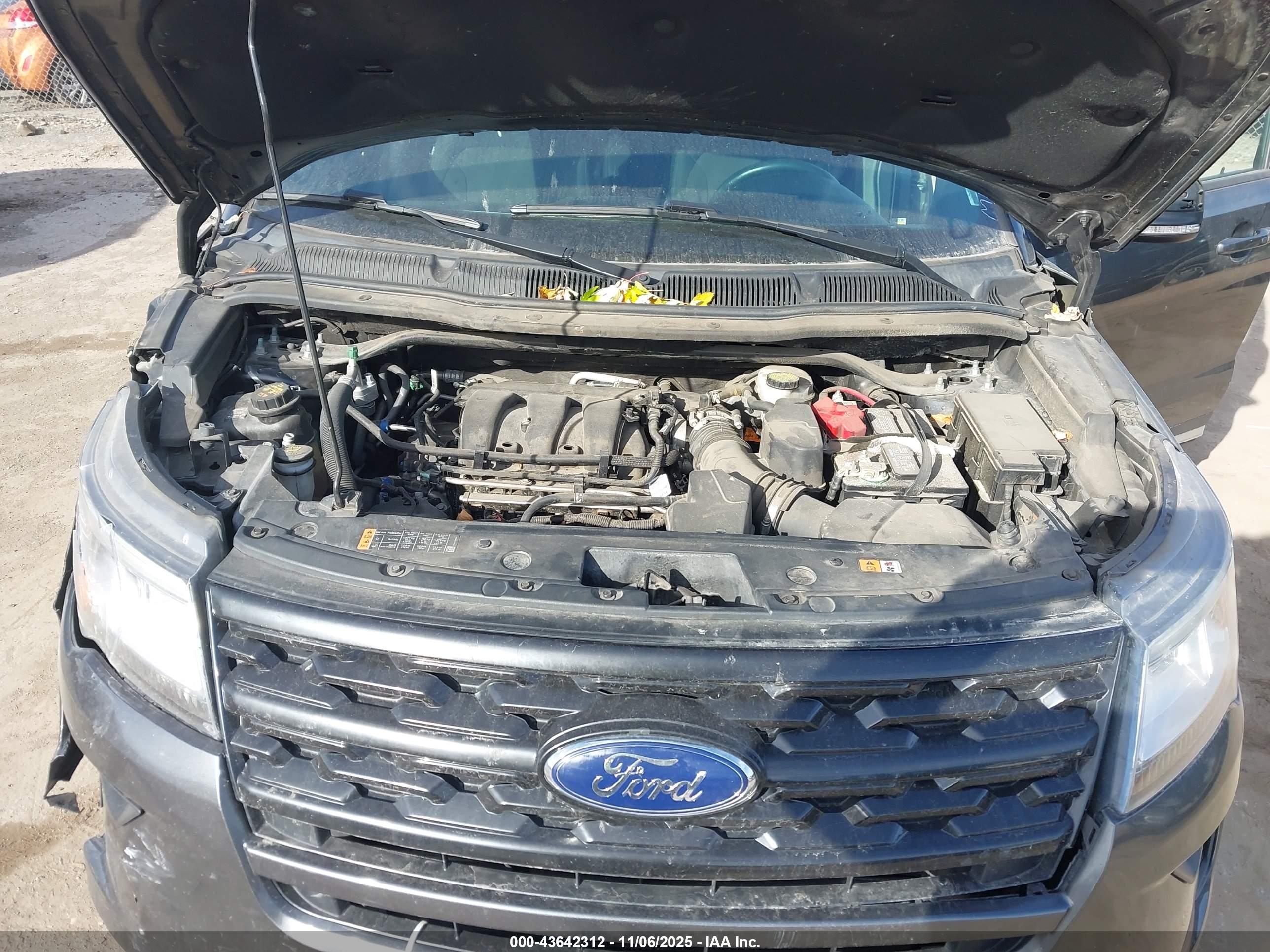 FORD EXPLORER image 10