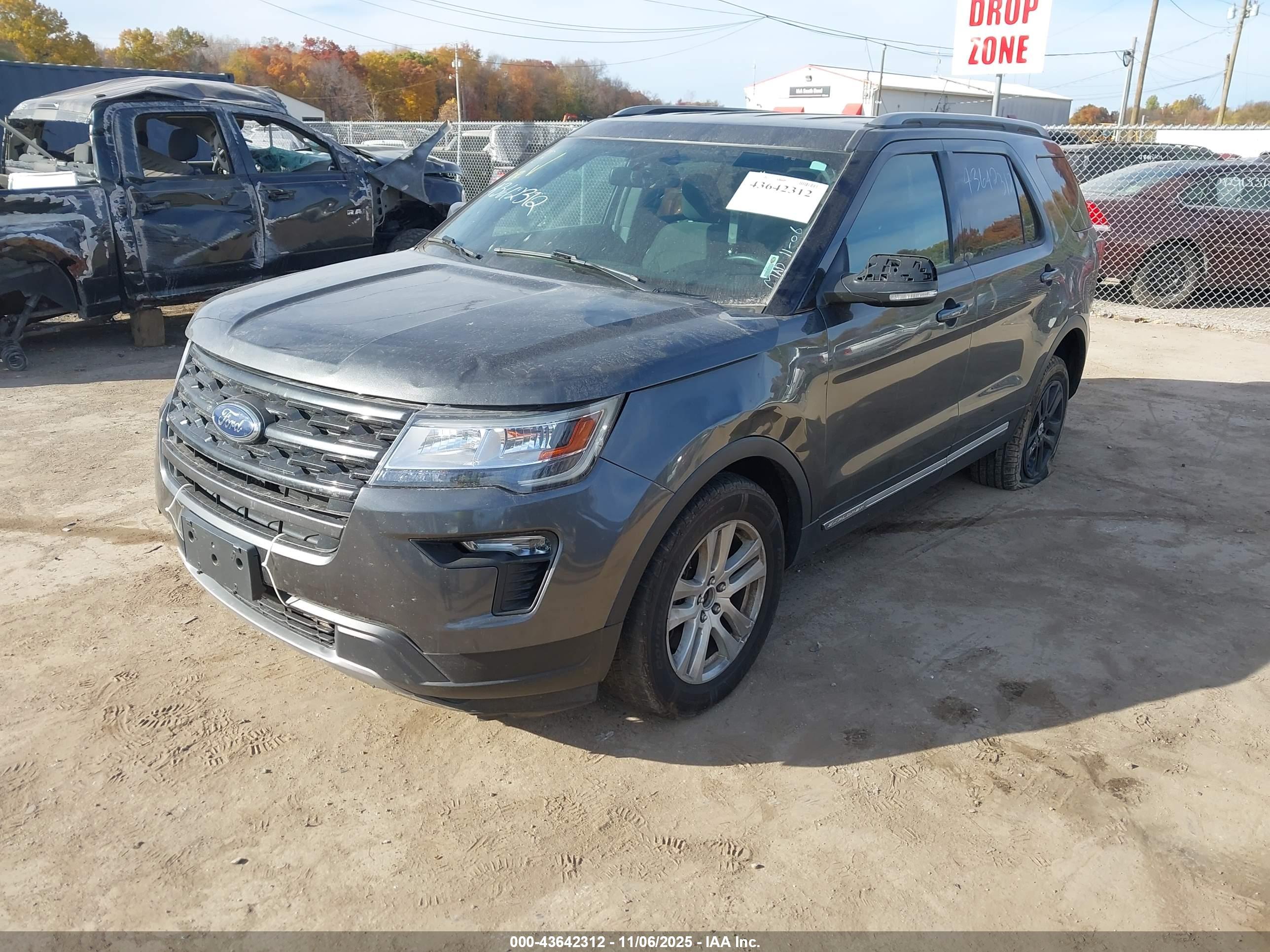 FORD EXPLORER image 2